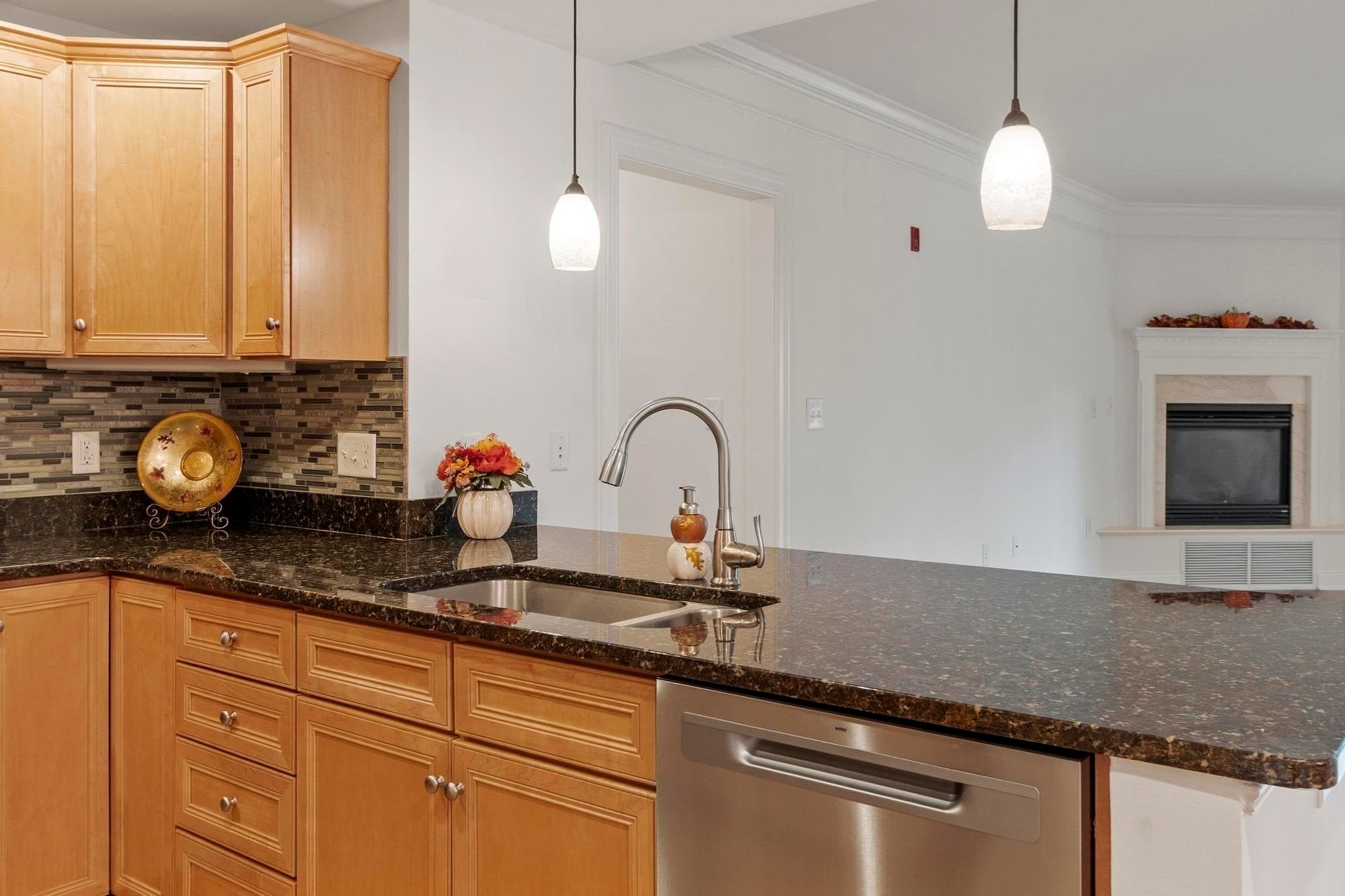 Condominium at 1204 Emerald Court # 1204, Tewksbury MA 01876, Tewksbury, photo 8 of 41