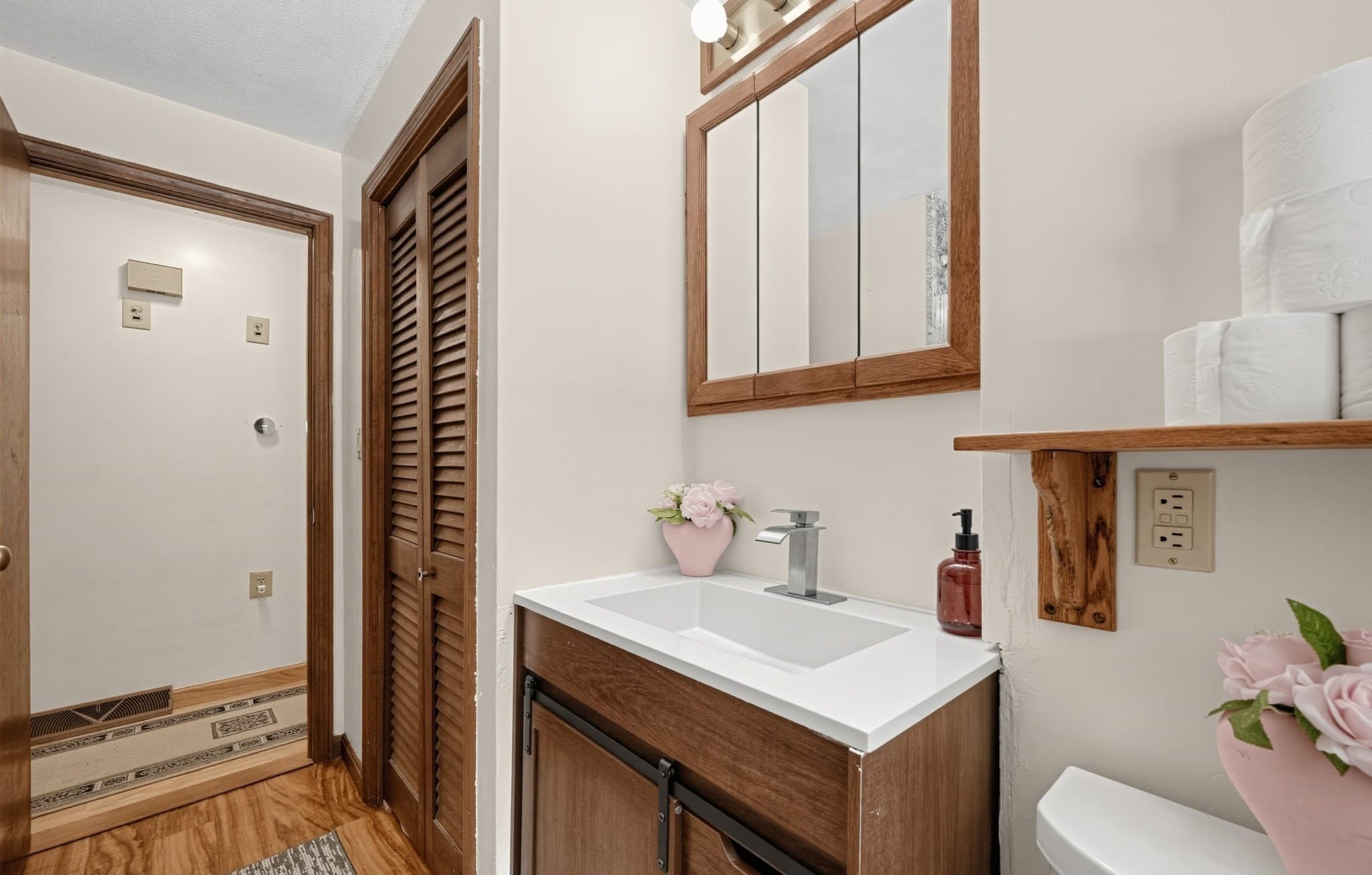 Single Family Residence at 7 Balsam Dr, Townsend MA 01469, Townsend, photo 20 of 30
