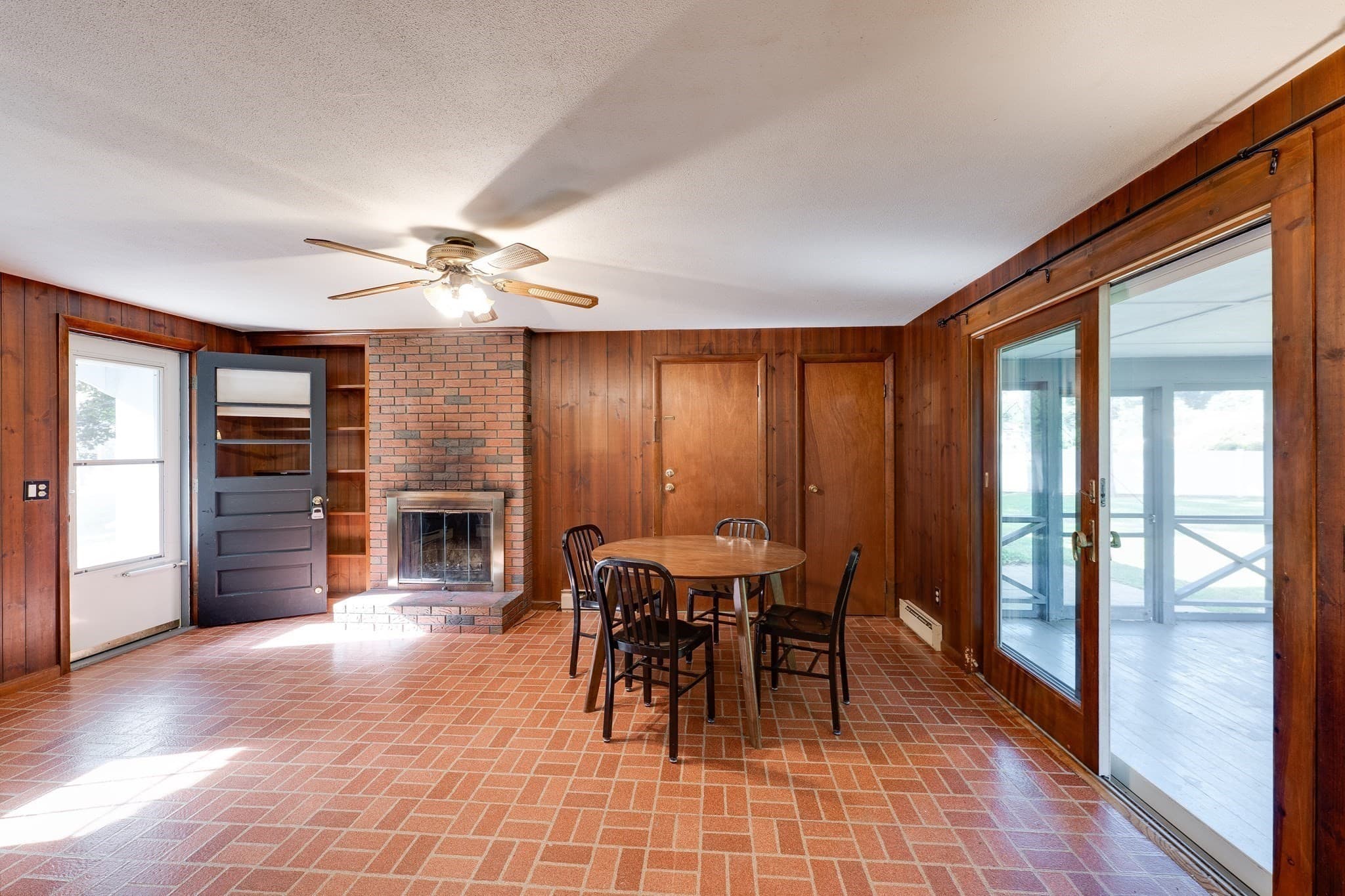 Single Family Residence at 29 Indian Spring Rd, East Longmeadow MA 01028, East Longmeadow, photo 7 of 40