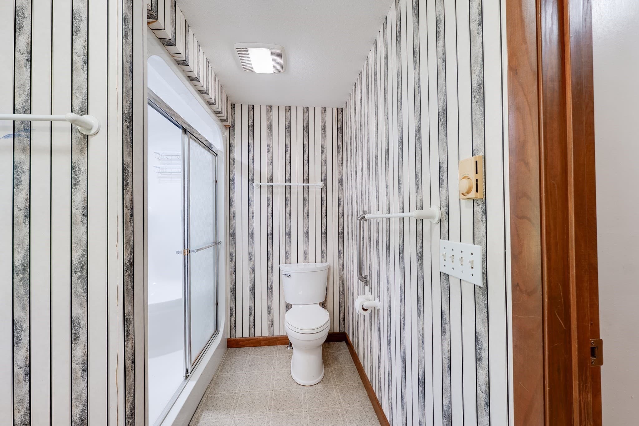 Single Family Residence at 29 Indian Spring Rd, East Longmeadow MA 01028, East Longmeadow, photo 21 of 40