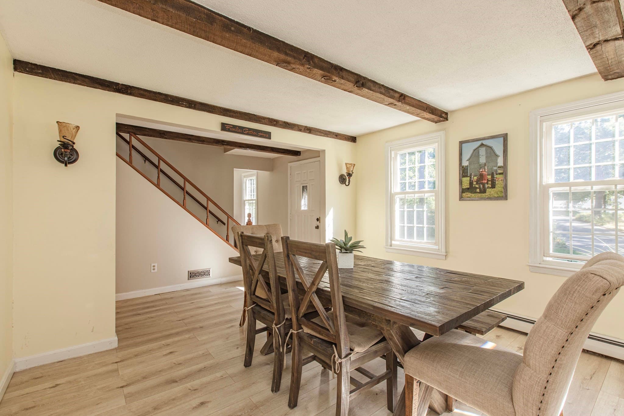 Single Family Residence at 133 Walnut Plain Rd, Rochester MA 02770, Rochester, photo 5 of 40
