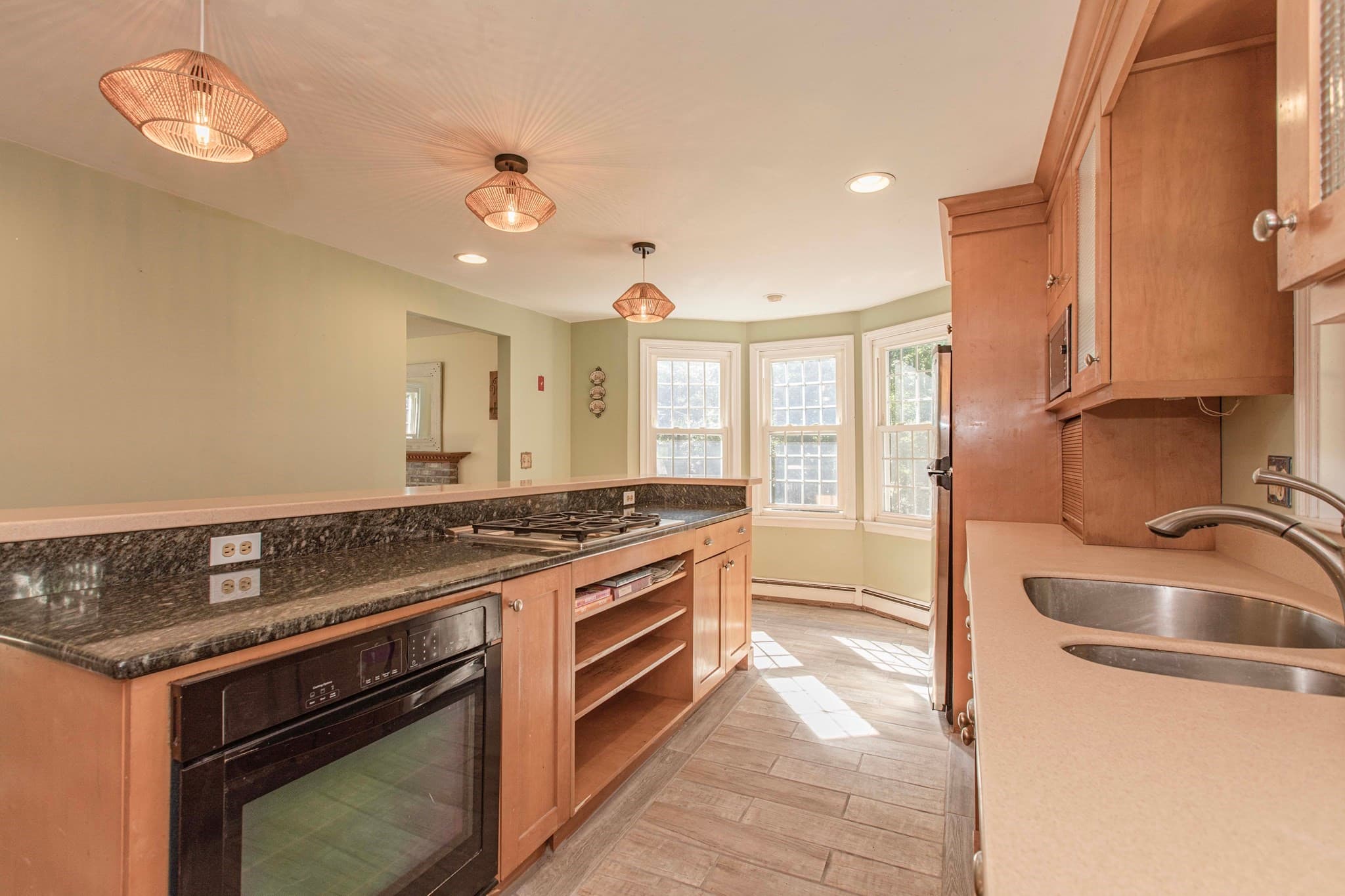 Single Family Residence at 133 Walnut Plain Rd, Rochester MA 02770, Rochester, photo 9 of 40