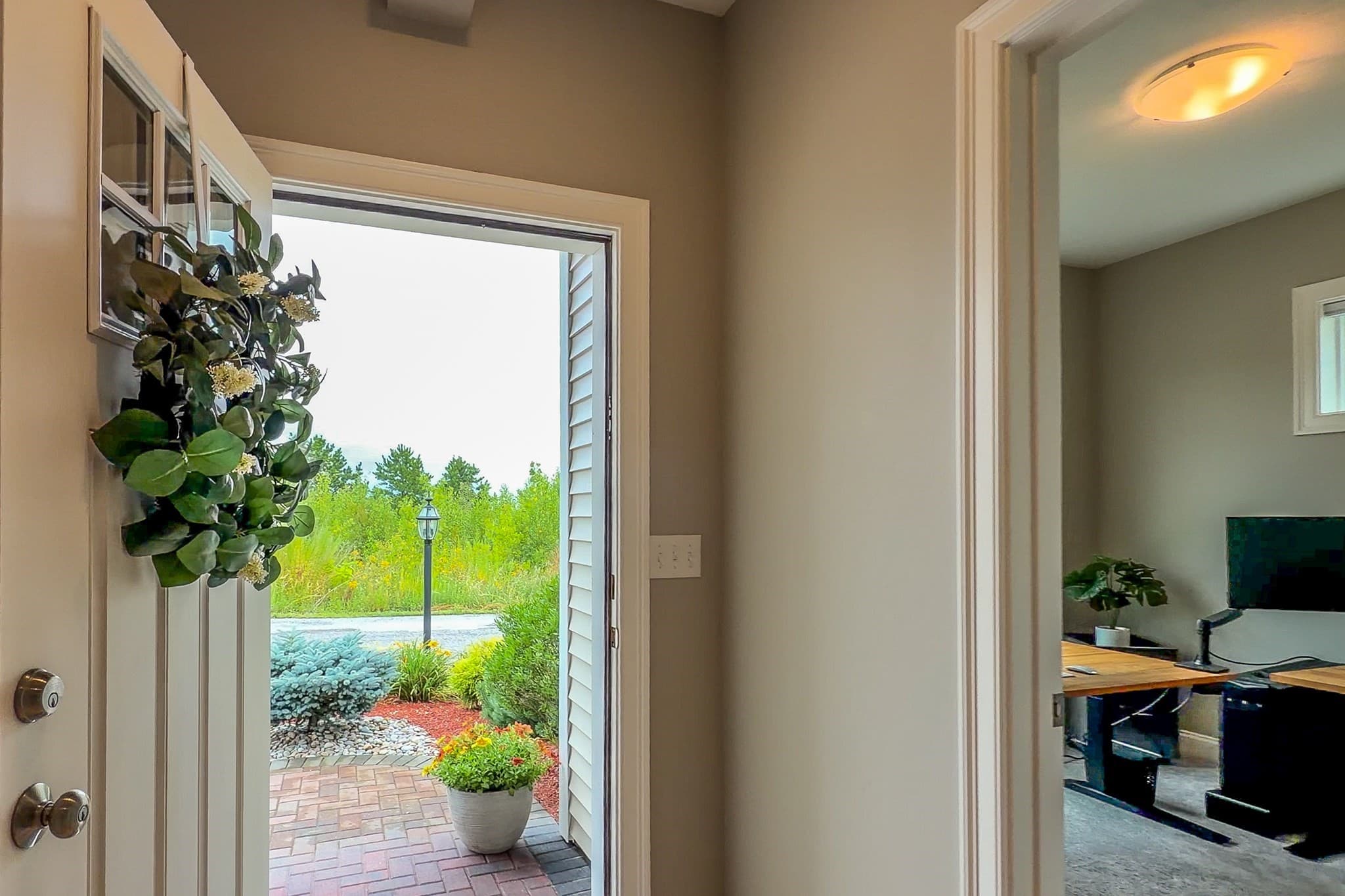 Condominium at 837 Ledgewood Way # 837, Clinton MA 01510, Clinton, photo 2 of 38