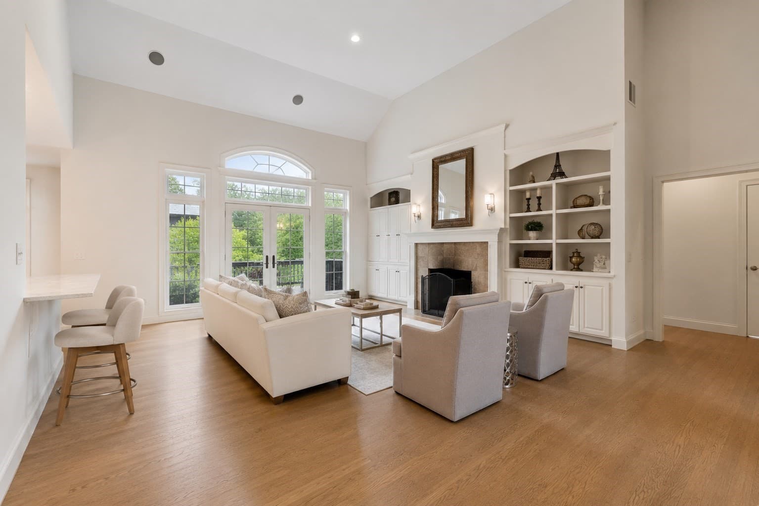 Single Family Residence at 6 Watkins Ln, Southborough MA 01772, Southborough, photo 9 of 42