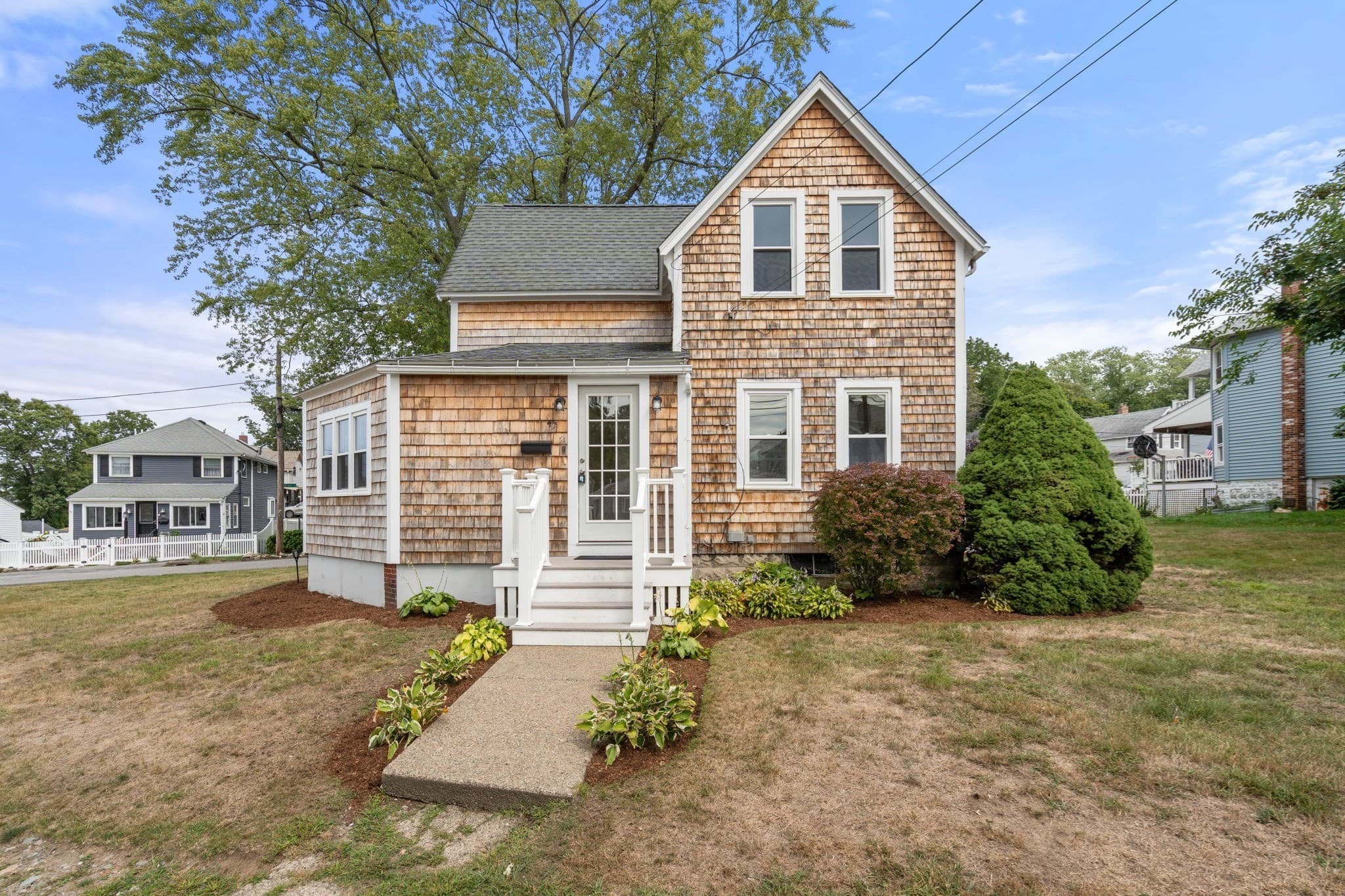 45 Holbrook Rd, Weymouth MA 02191