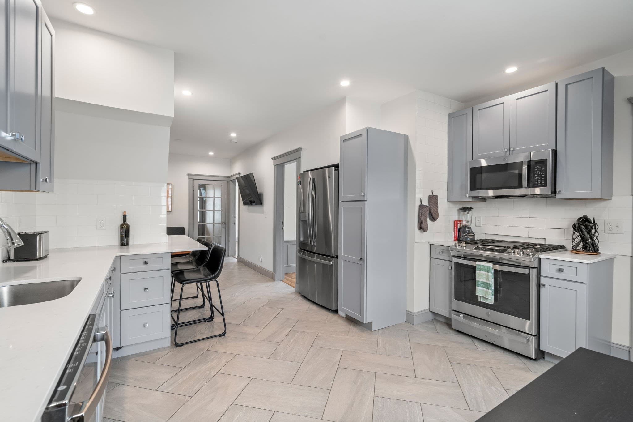 2 Family - 2 Units Up/Down at 588 Gallivan Blvd, Boston MA 02124, Boston, photo 2 of 41