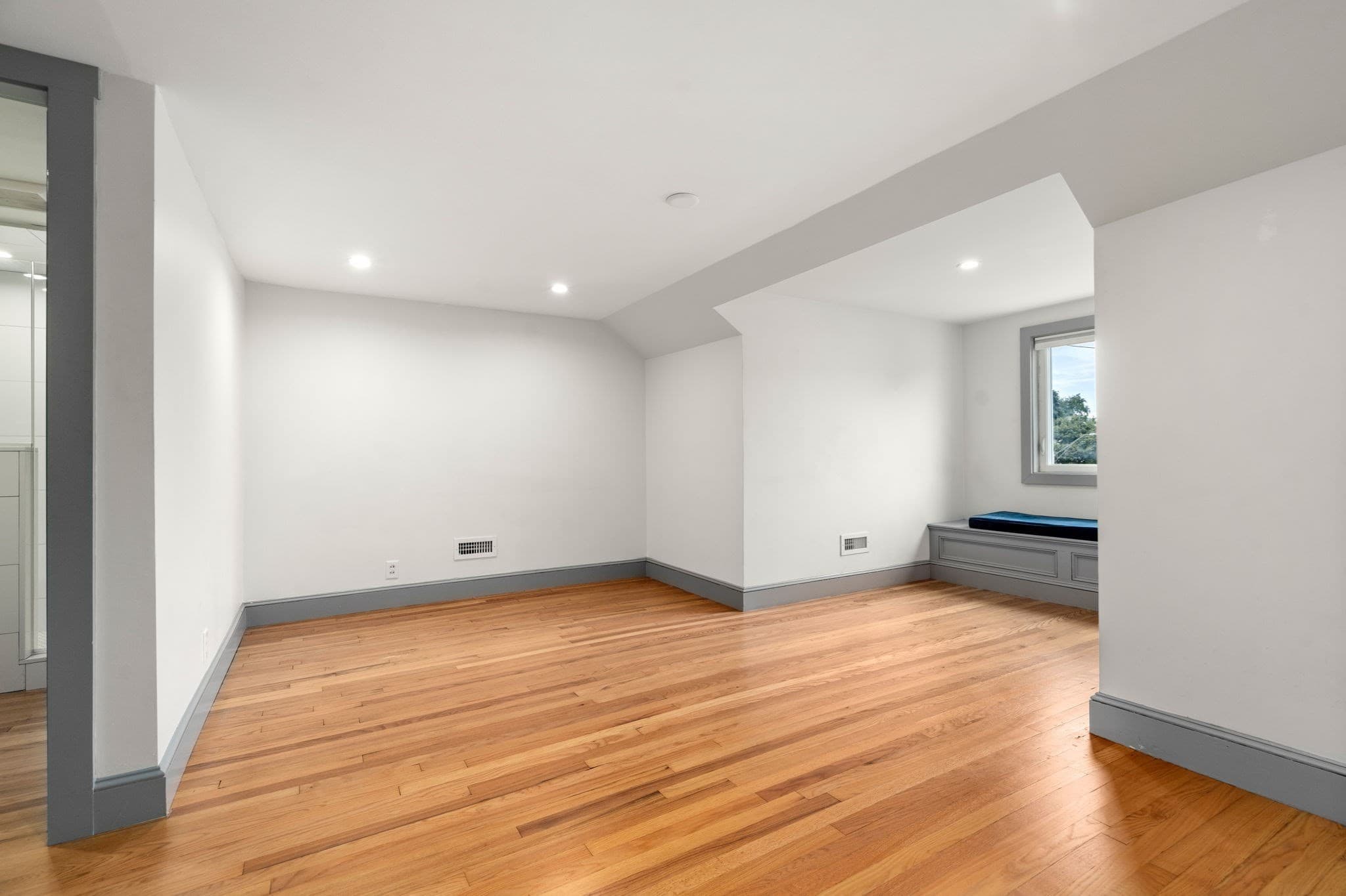 2 Family - 2 Units Up/Down at 588 Gallivan Blvd, Boston MA 02124, Boston, photo 24 of 41