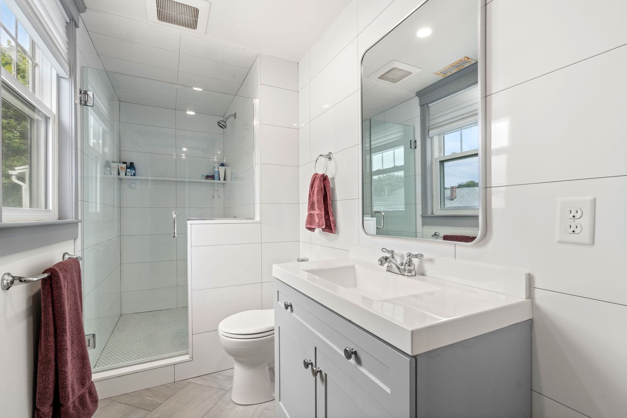 2 Family - 2 Units Up/Down at 588 Gallivan Blvd, Boston MA 02124, Boston, photo 18 of 41