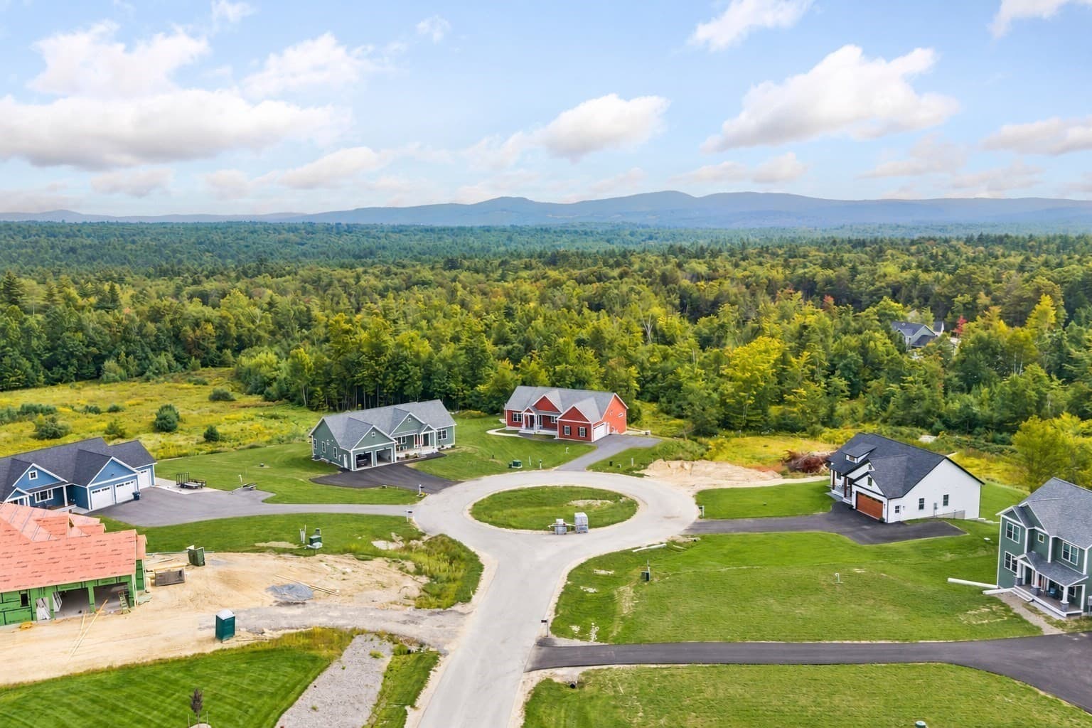 Condominium at 431 Grady Ln # 31, Pembroke NH 03275, Pembroke, photo 2 of 41