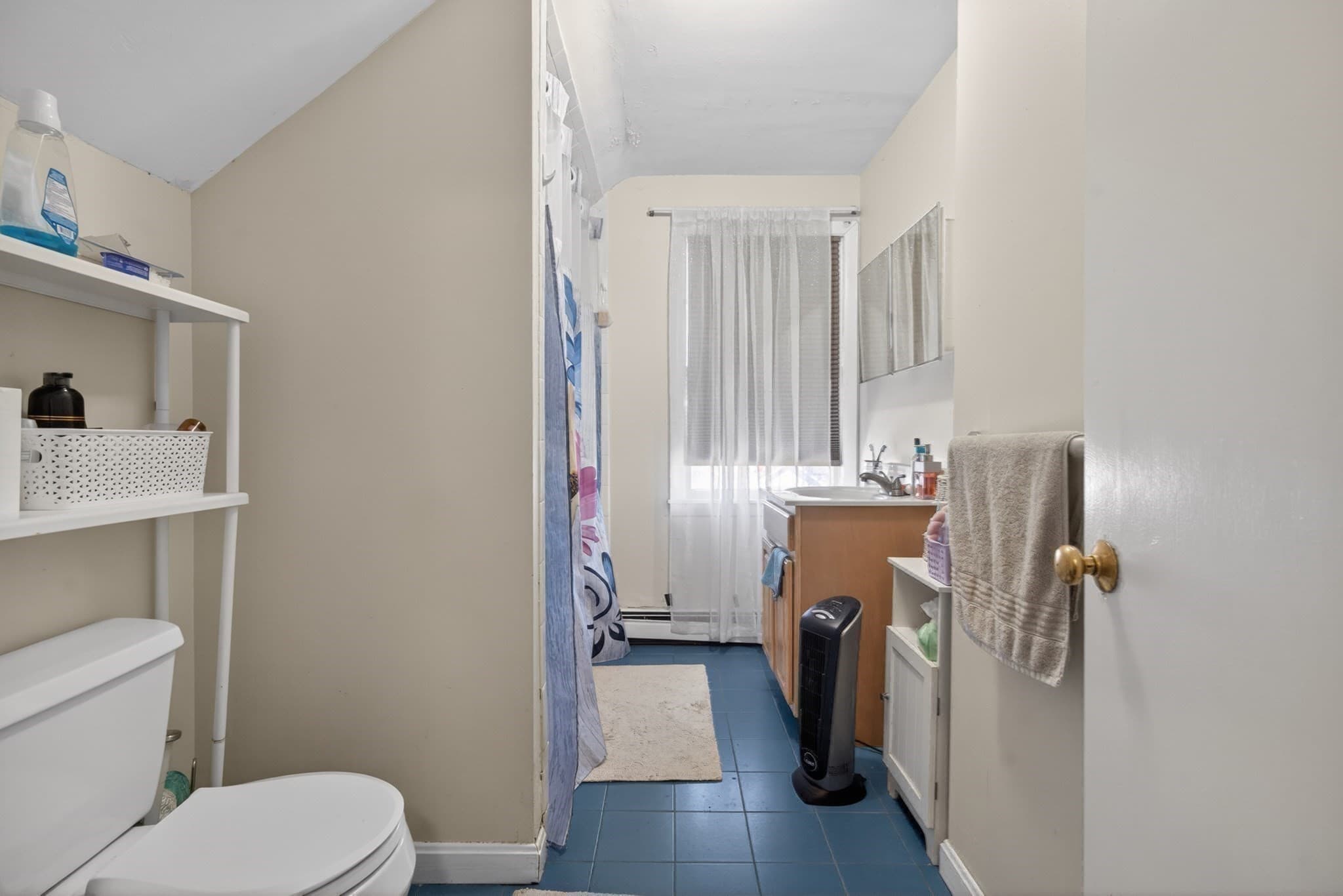 4 Family at 227-229 Newton Street, Waltham MA 02453, Waltham, photo 32 of 42
