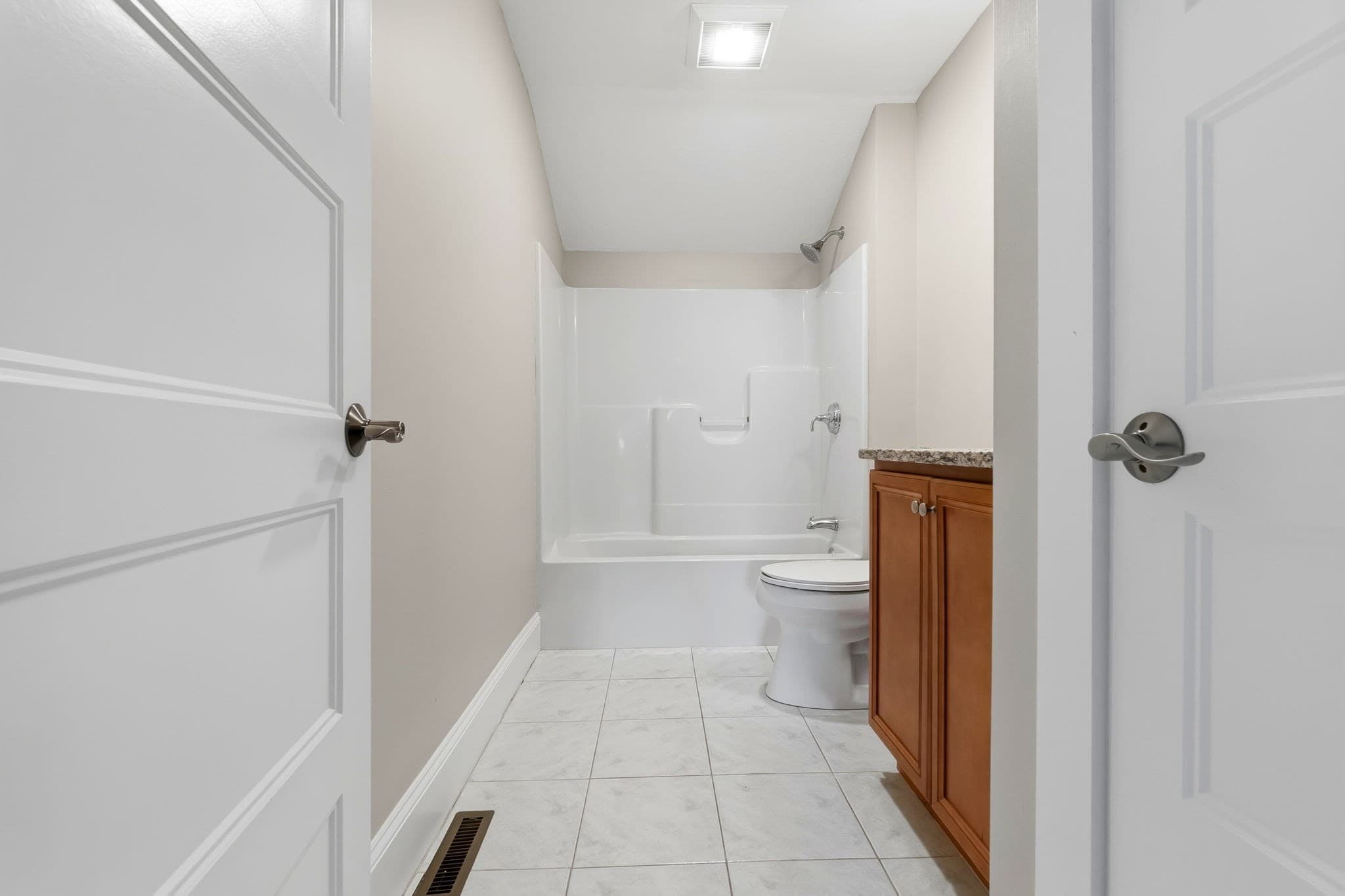 Condominium at 28 Follinsbee Ln # 28, West Newbury MA 01985, West Newbury, photo 23 of 42