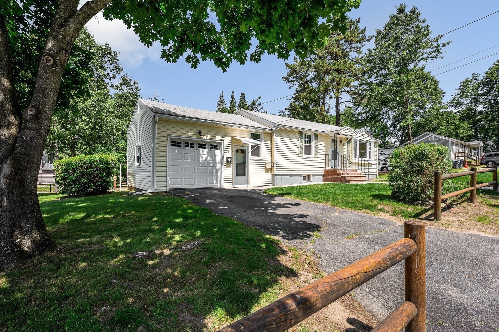 Single Family Residence at 9 Hinckley Rd, Tewksbury MA 01876, Tewksbury, photo 2 of 20