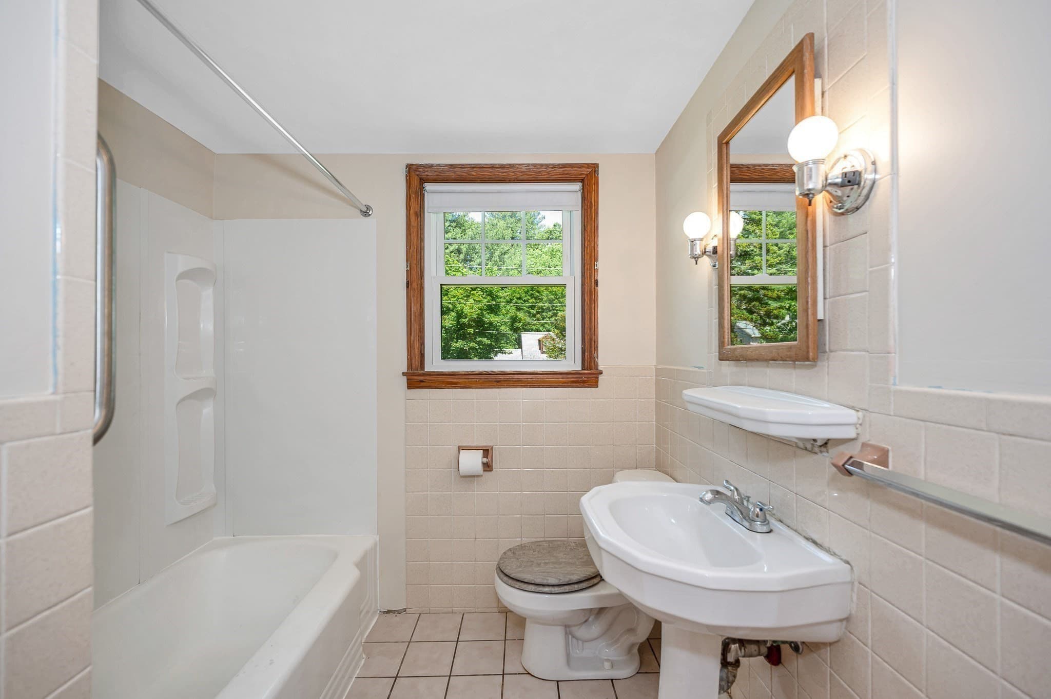 Single Family Residence at 9 Hinckley Rd, Tewksbury MA 01876, Tewksbury, photo 12 of 20