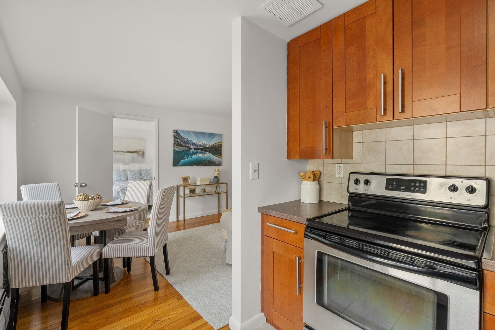 Condominium at 133 Beaconsfield Rd # 23, Brookline MA 02445, Brookline, photo 6 of 18