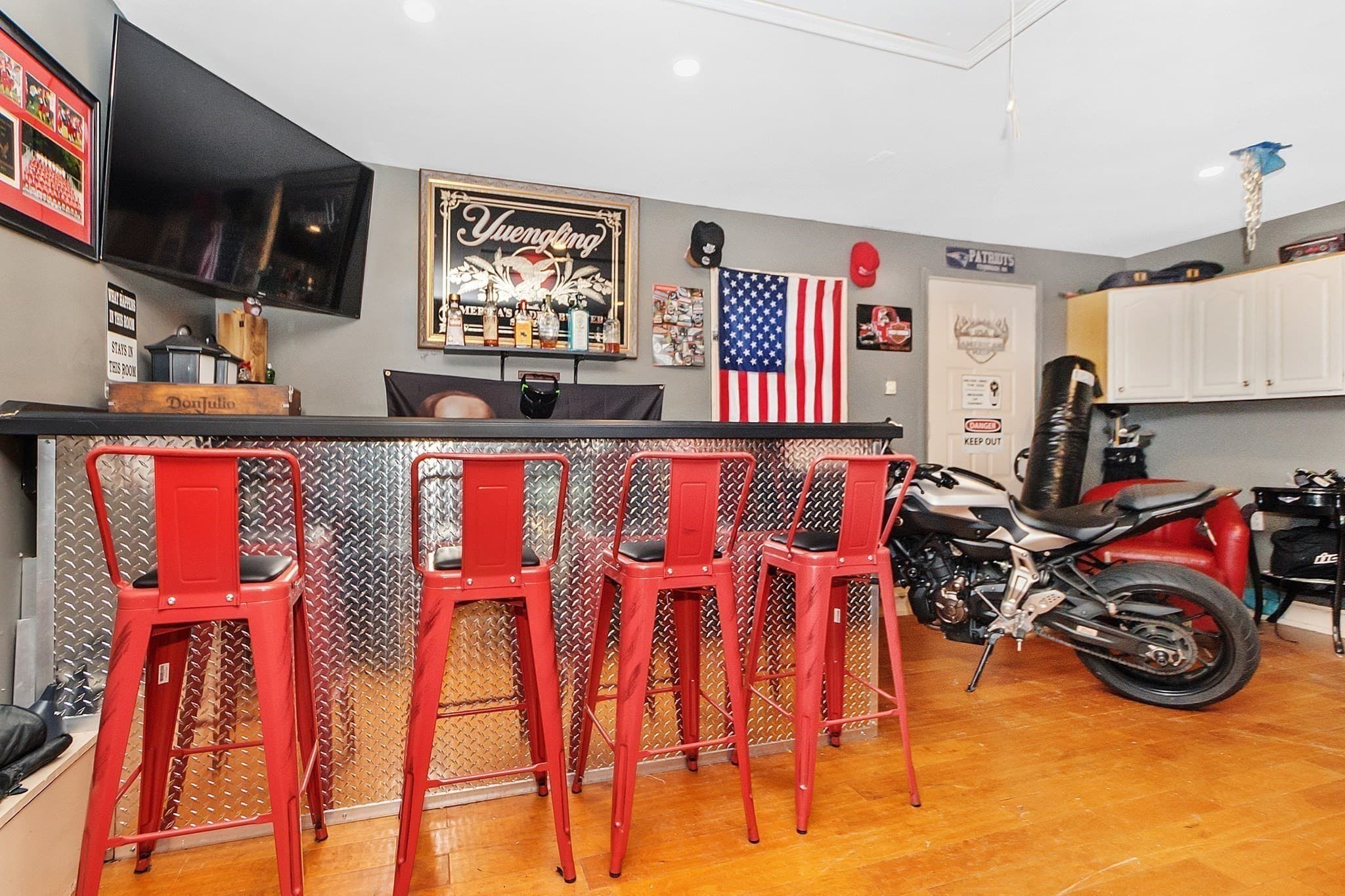 Single Family Residence at 42 Mokema Ave, Waltham MA 02451, Waltham, photo 11 of 21