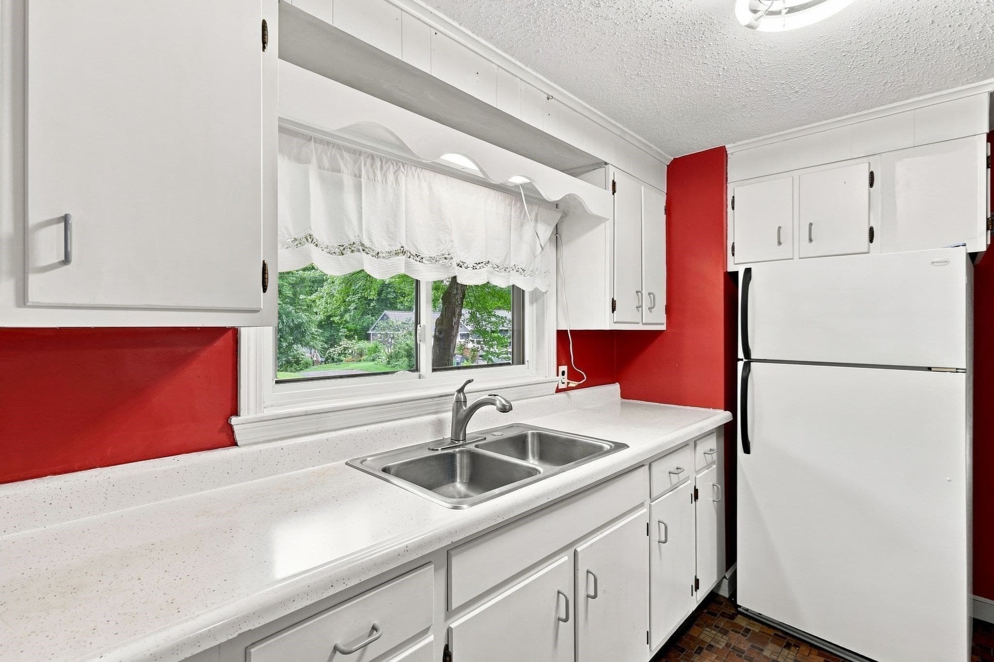 Single Family Residence at 36 Silver Lake Dr, Agawam MA 01001, Agawam, photo 7 of 40