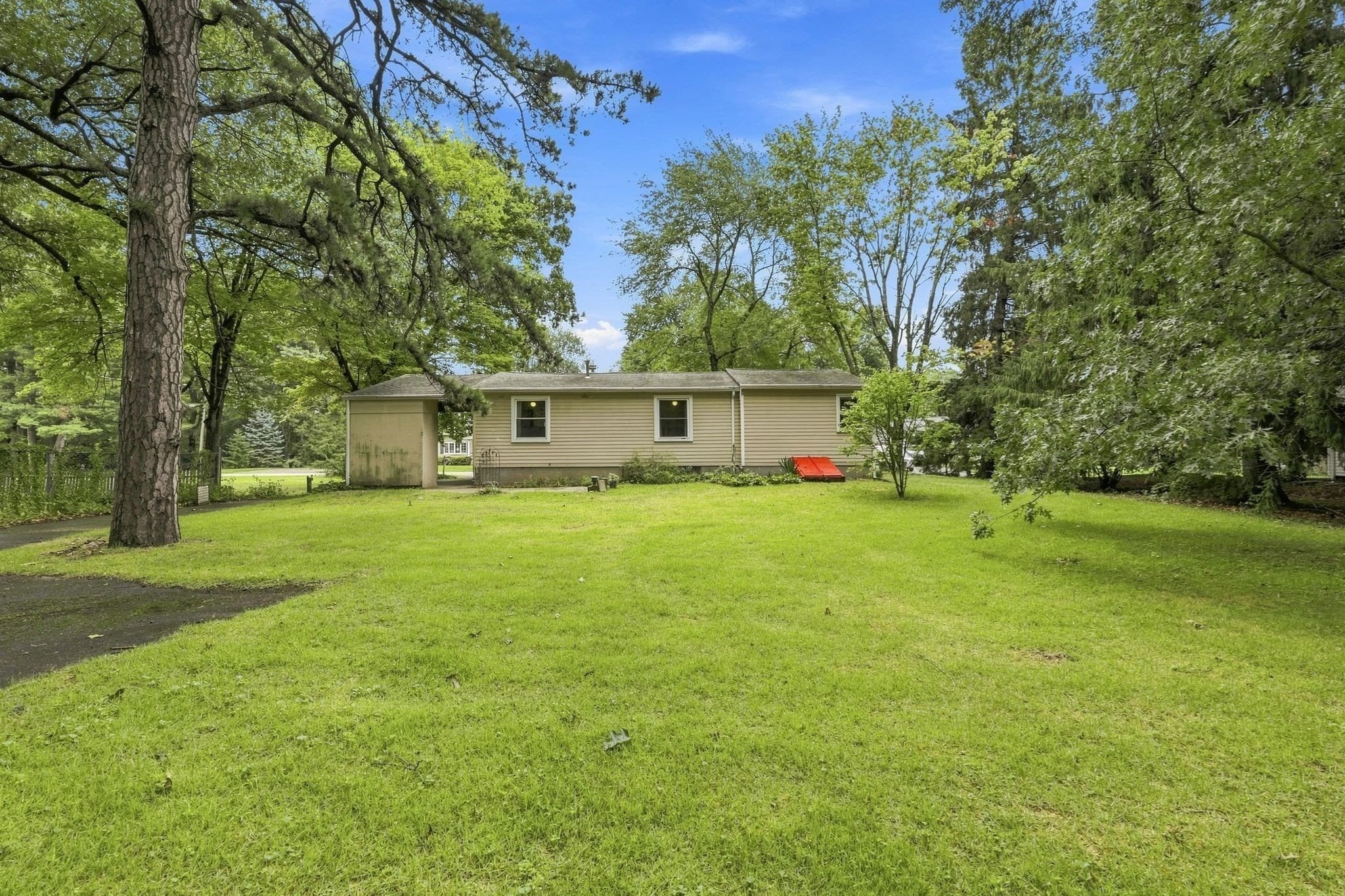 Single Family Residence at 36 Silver Lake Dr, Agawam MA 01001, Agawam, photo 34 of 40