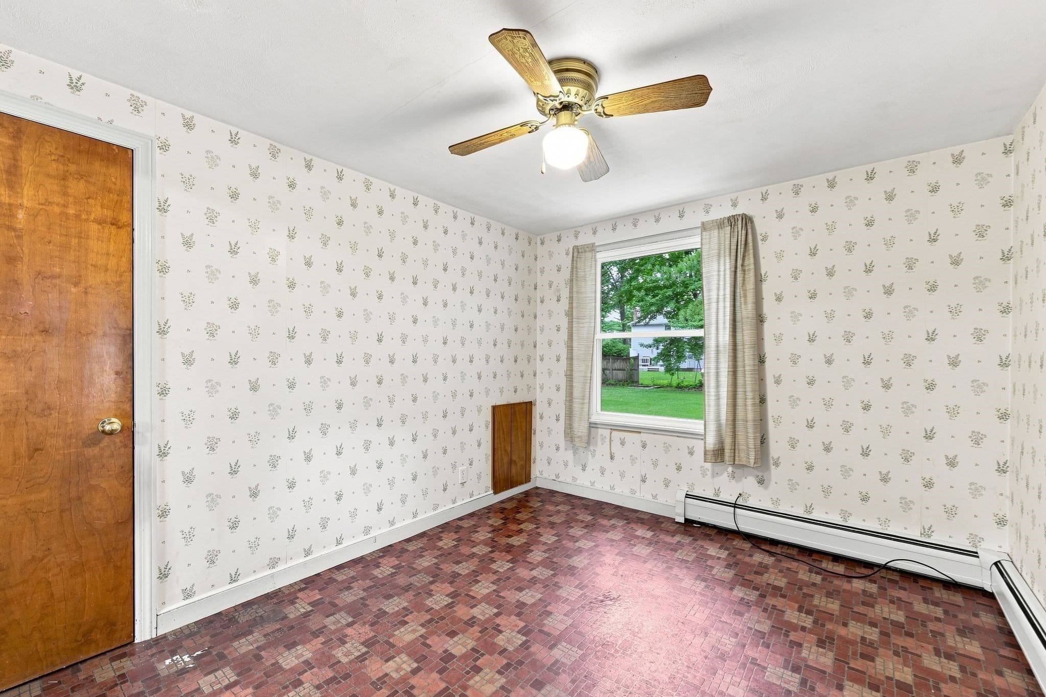 Single Family Residence at 36 Silver Lake Dr, Agawam MA 01001, Agawam, photo 11 of 40