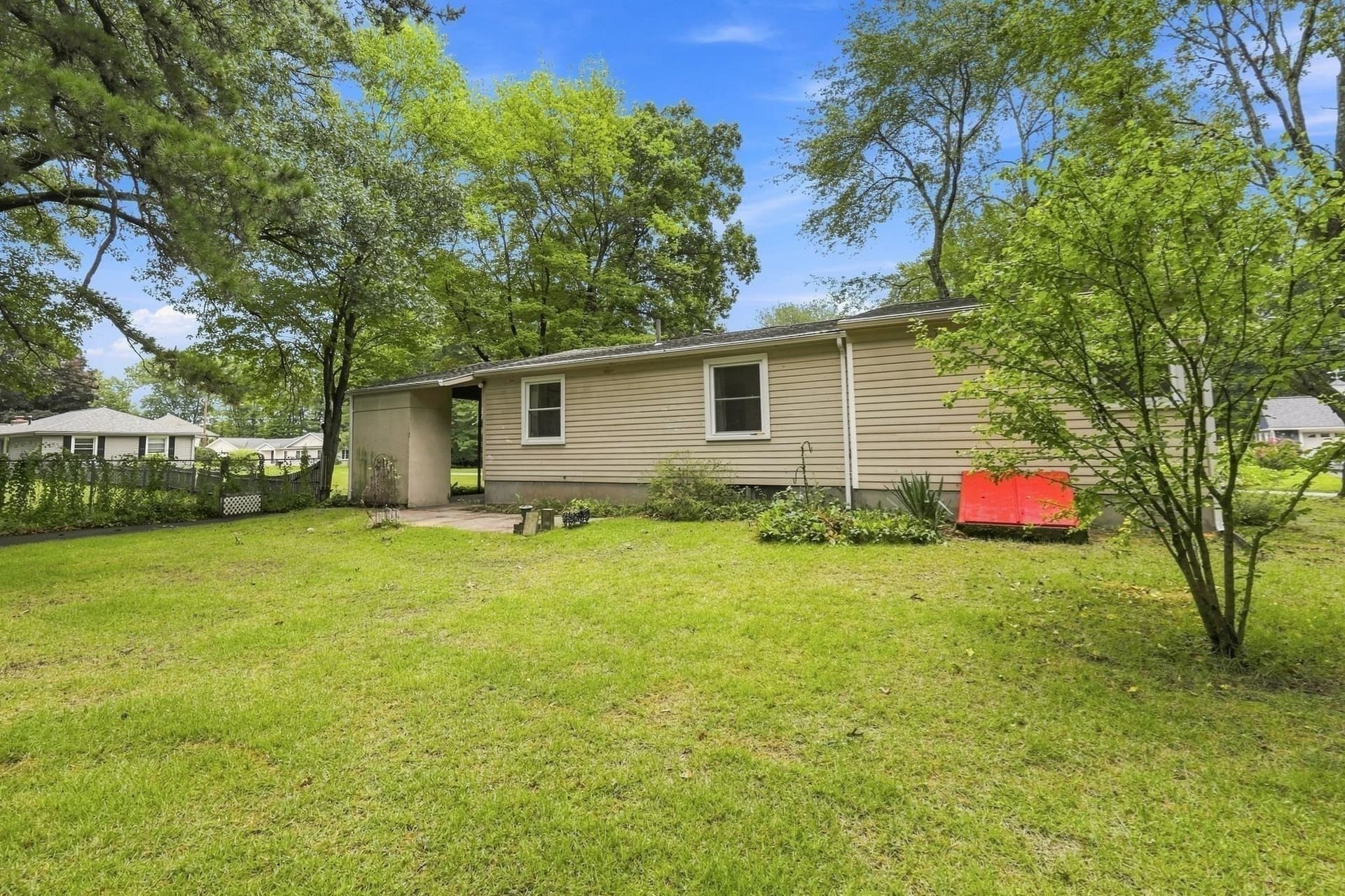 Single Family Residence at 36 Silver Lake Dr, Agawam MA 01001, photo 29 of 40