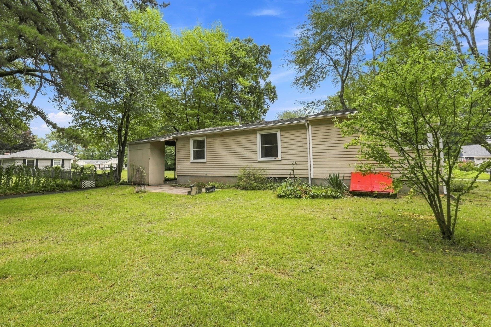 Single Family Residence at 36 Silver Lake Dr, Agawam MA 01001, Agawam, photo 29 of 40