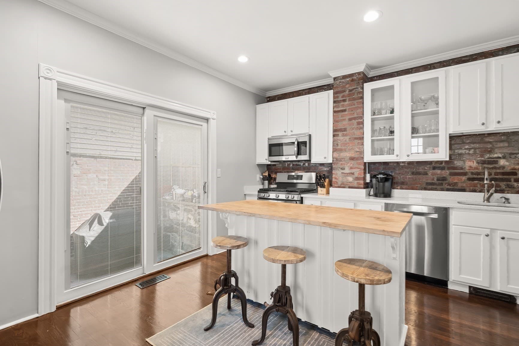 Single Family Residence at 372 Silver St, Boston MA 02127, photo 2 of 20