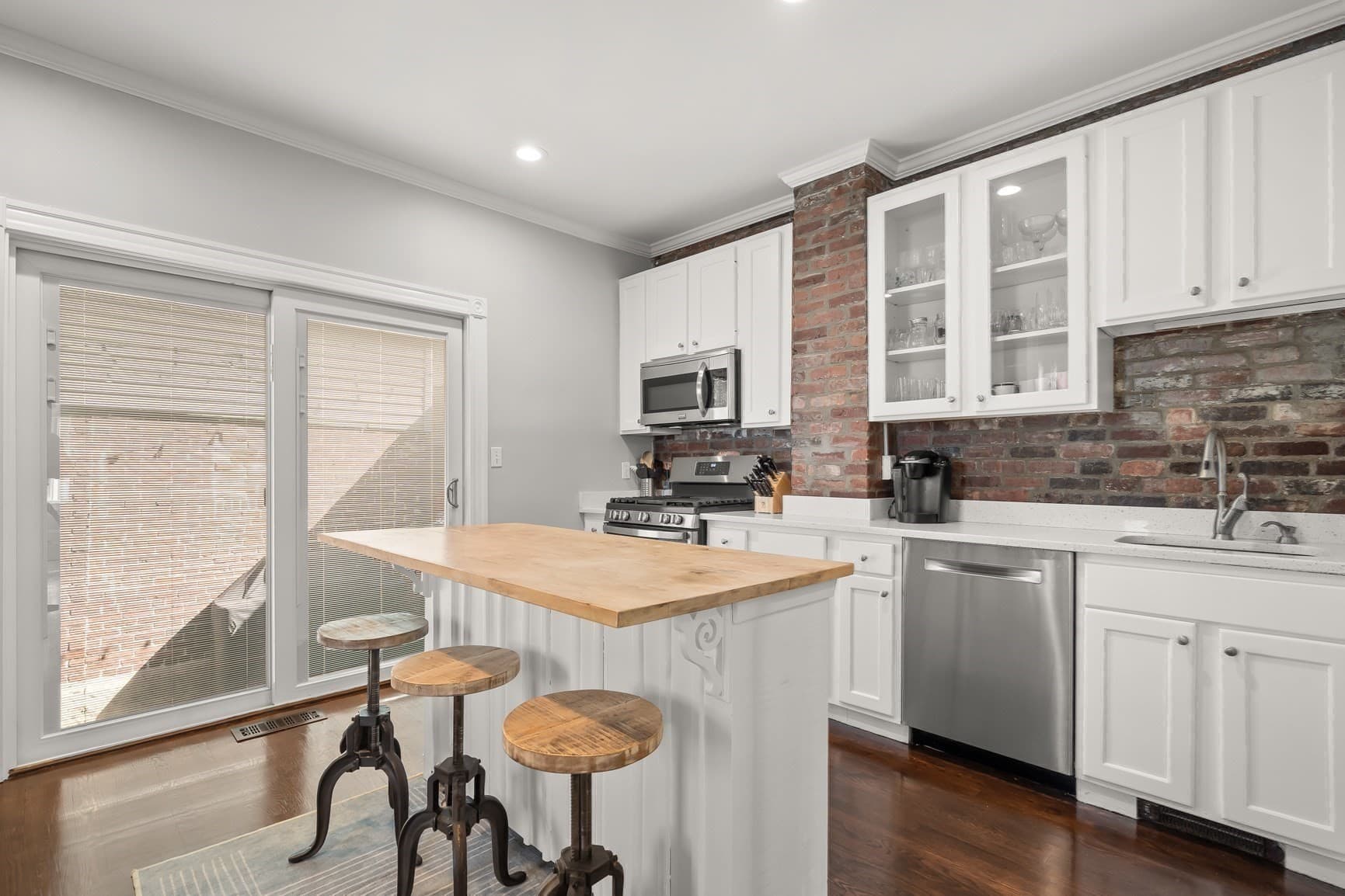 Single Family Residence at 372 Silver St, Boston MA 02127, photo 3 of 20