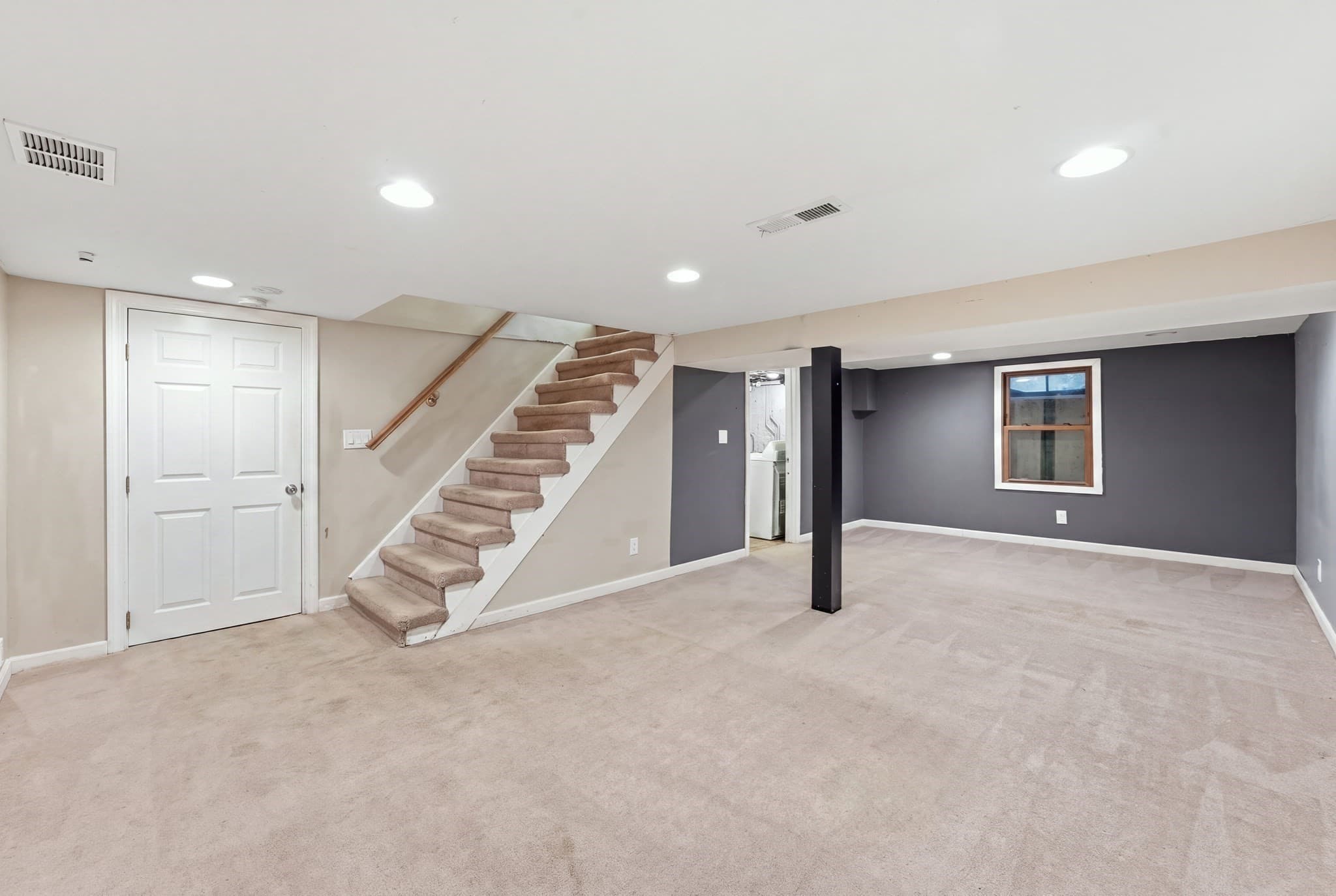 Single Family Residence at 401 Kings Hwy, West Springfield MA 01089, West Springfield, photo 32 of 39