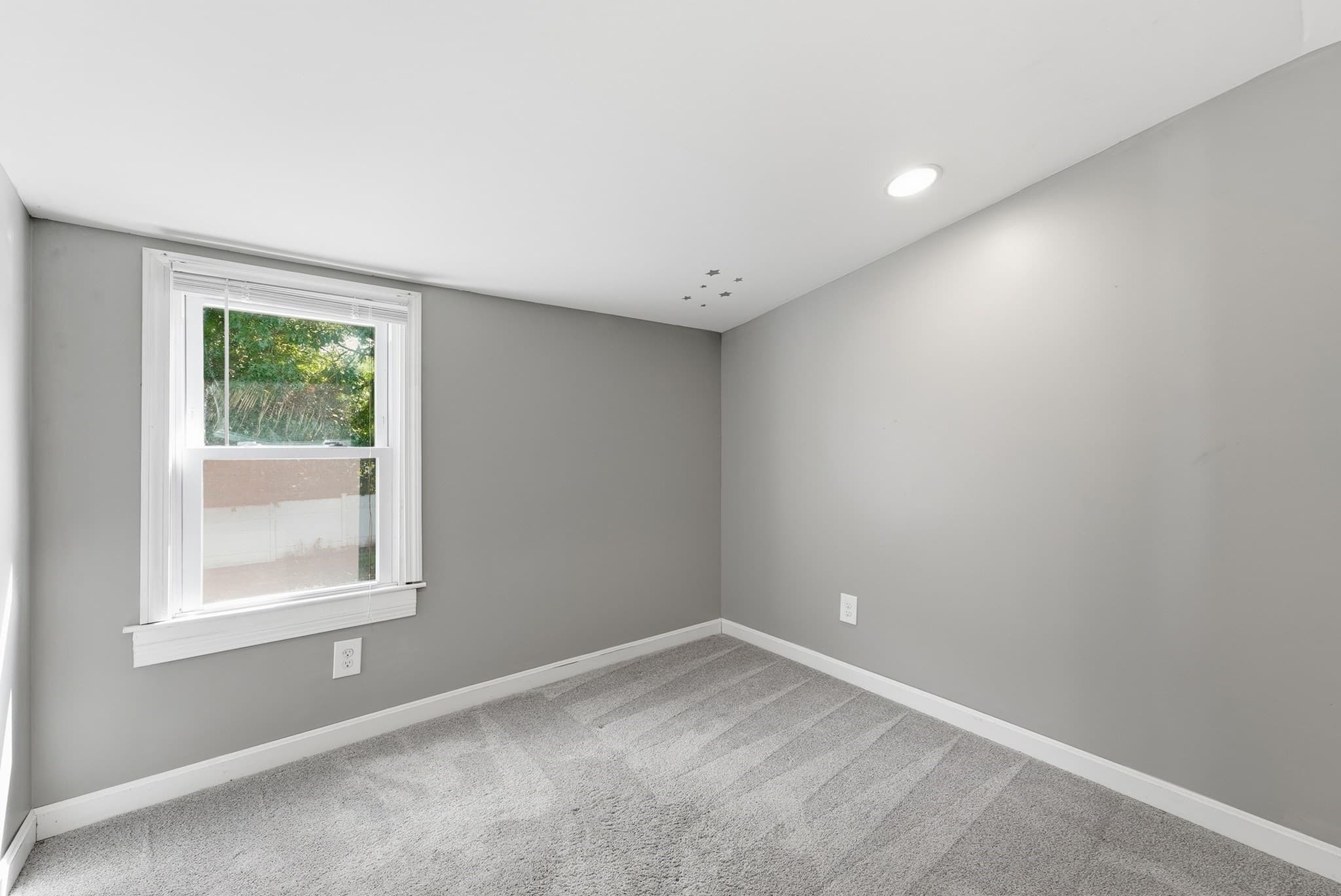 Single Family Residence at 401 Kings Hwy, West Springfield MA 01089, West Springfield, photo 28 of 39
