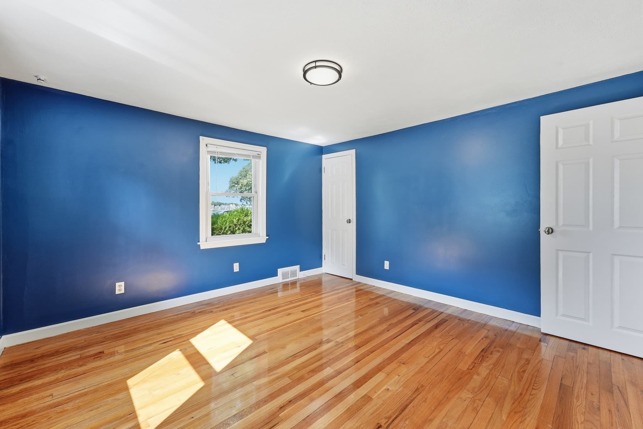 Single Family Residence at 401 Kings Hwy, West Springfield MA 01089, West Springfield, photo 15 of 39