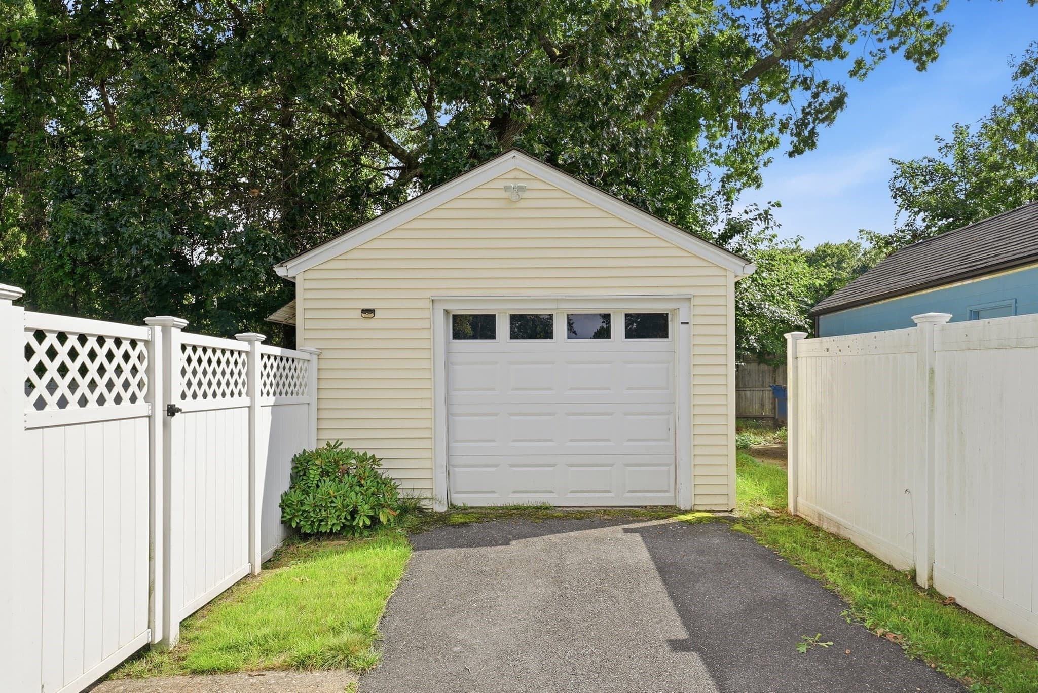Single Family Residence at 401 Kings Hwy, West Springfield MA 01089, West Springfield, photo 35 of 39