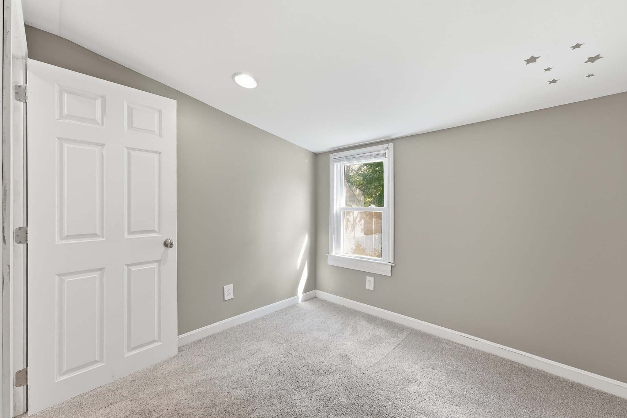 Single Family Residence at 401 Kings Hwy, West Springfield MA 01089, West Springfield, photo 29 of 39