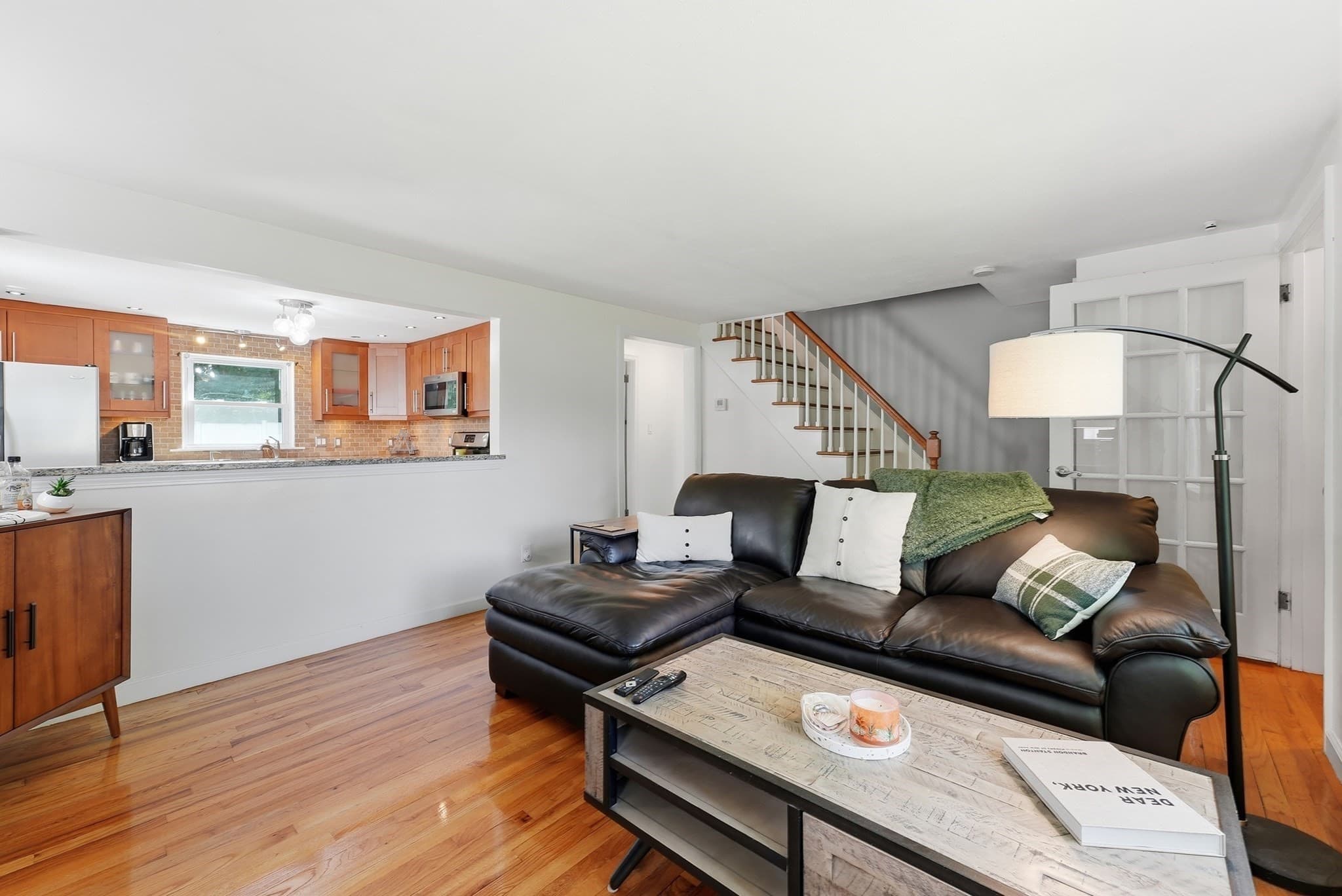 Single Family Residence at 401 Kings Hwy, West Springfield MA 01089, West Springfield, photo 8 of 39