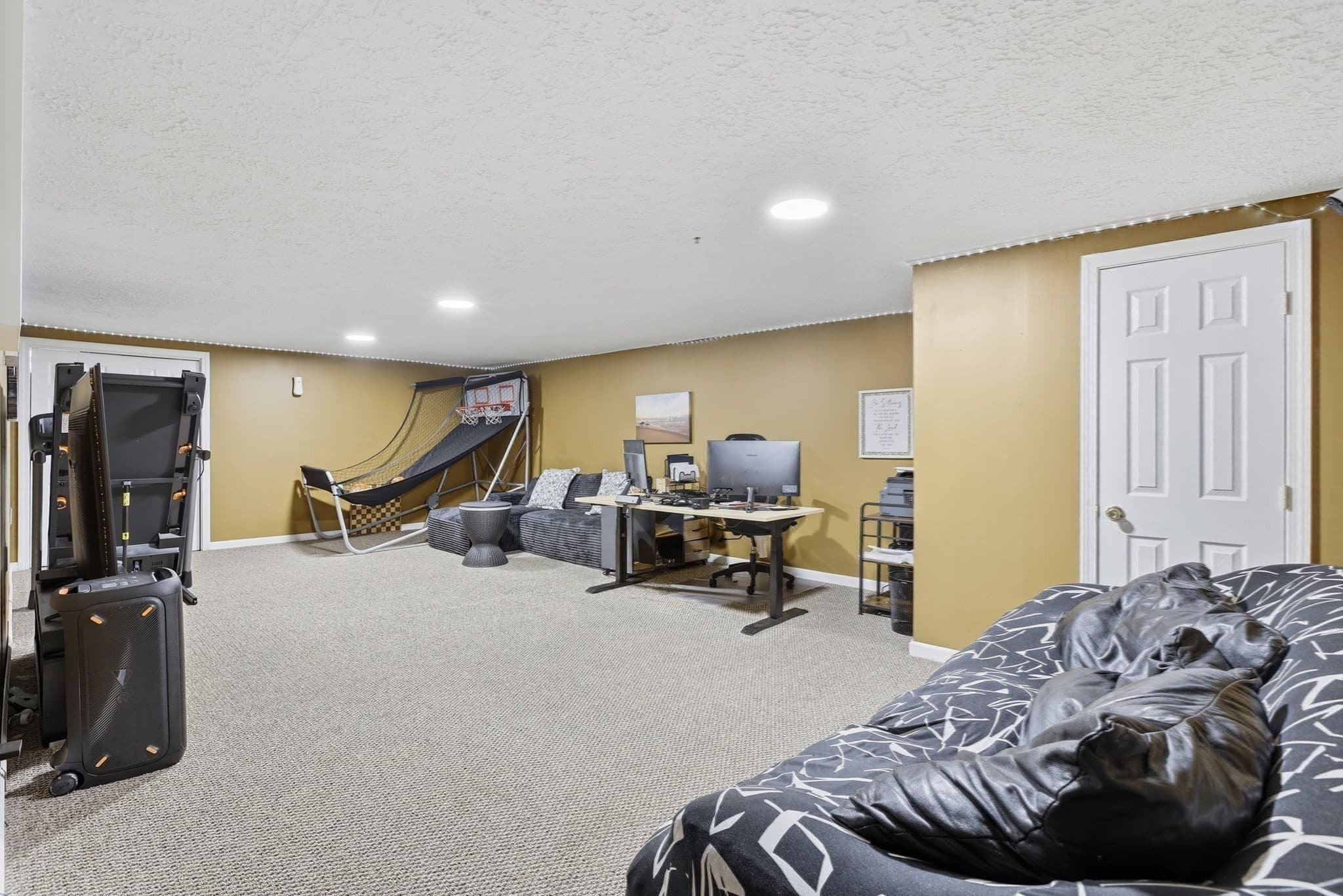 Condominium at 31 Patriot Rd # 31, Fitchburg MA 01420, Fitchburg, photo 19 of 31