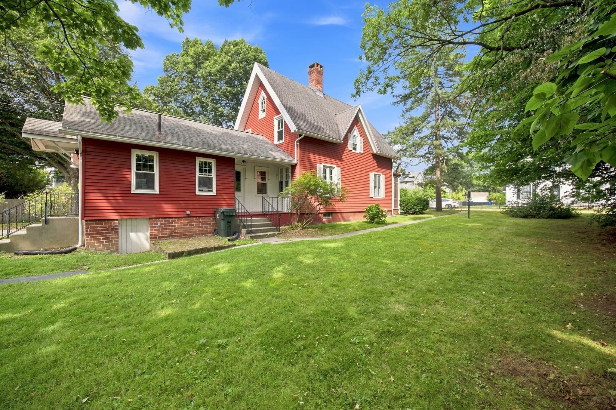Single Family Residence at 46 Finn St, Northampton MA 01060, Northampton, photo 3 of 36