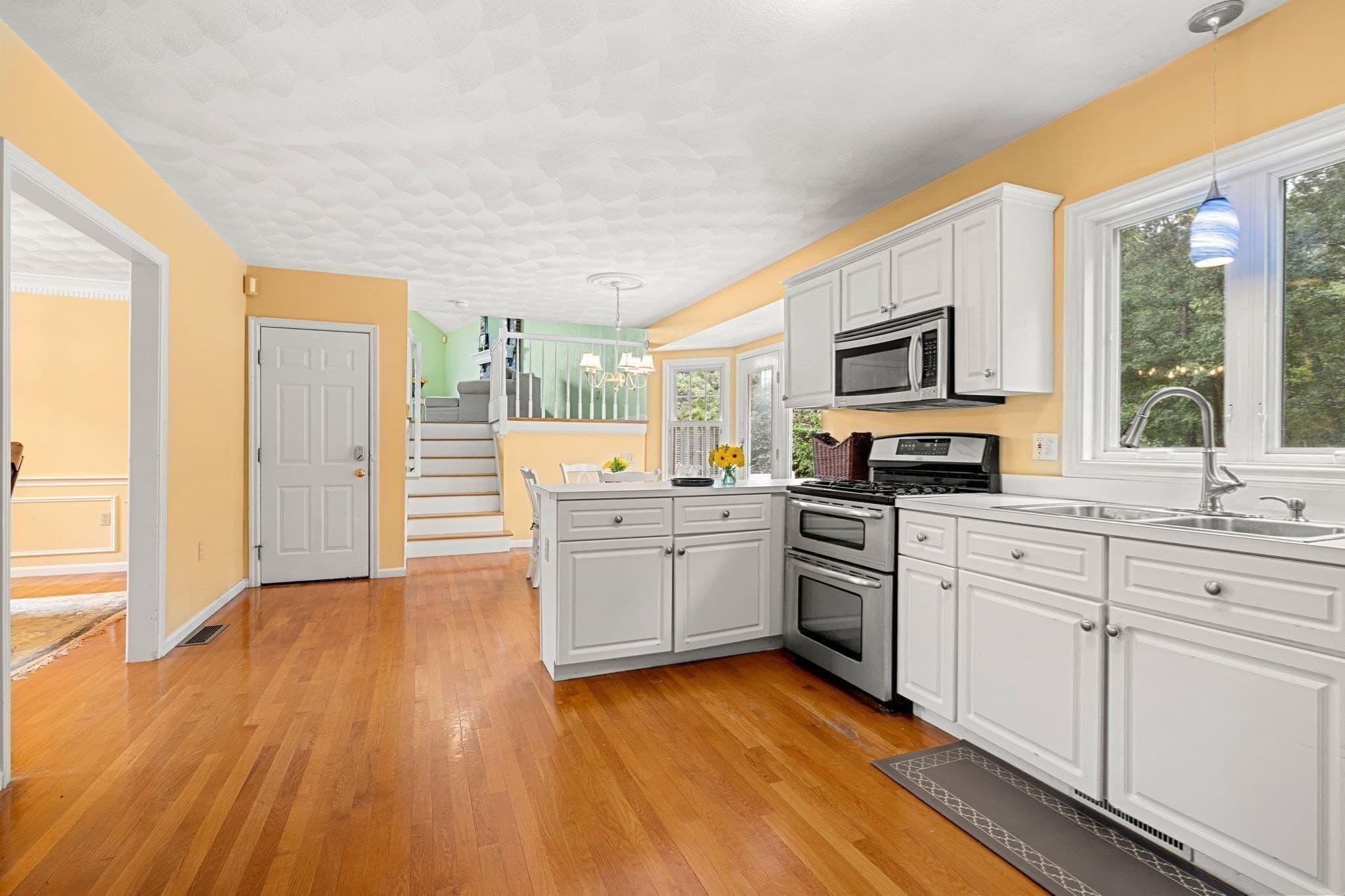 Single Family Residence at 19 Noel Rd, Andover MA 01810, Andover, photo 4 of 31