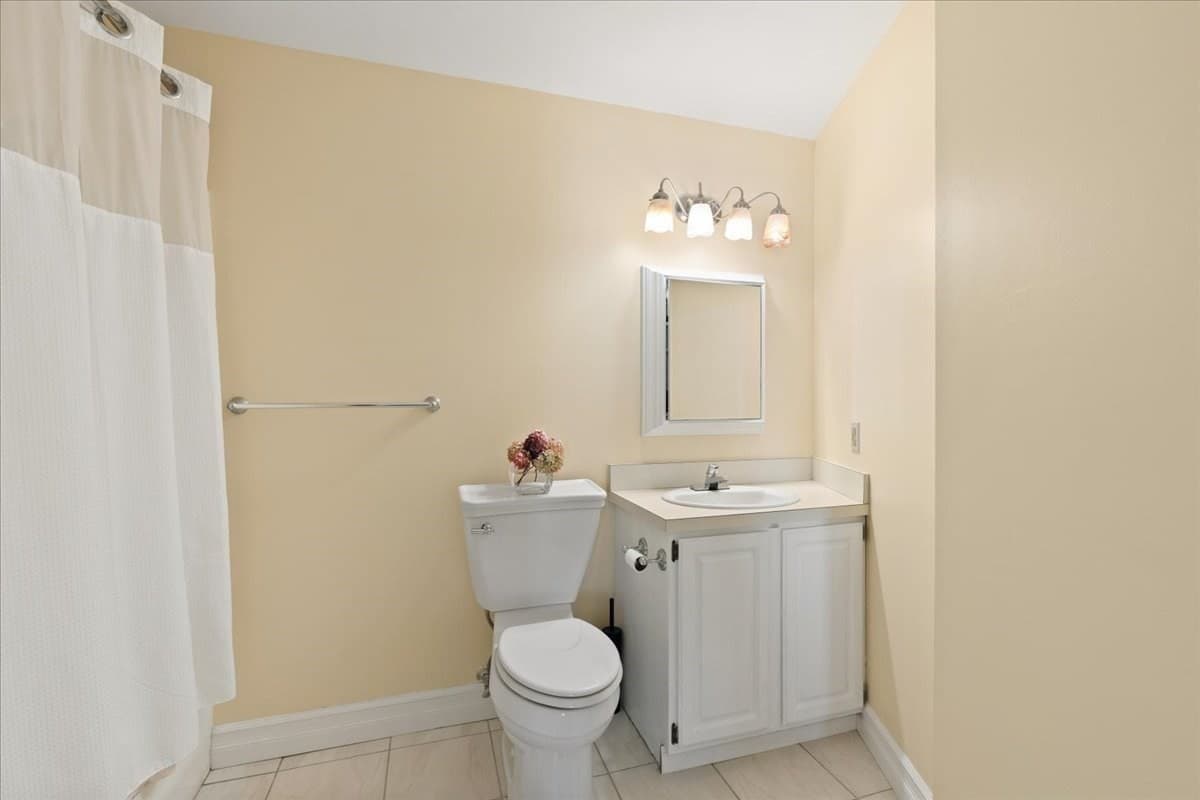 Condominium at 9 Park Ave. # 707, Hull MA 02045, Hull, photo 22 of 36