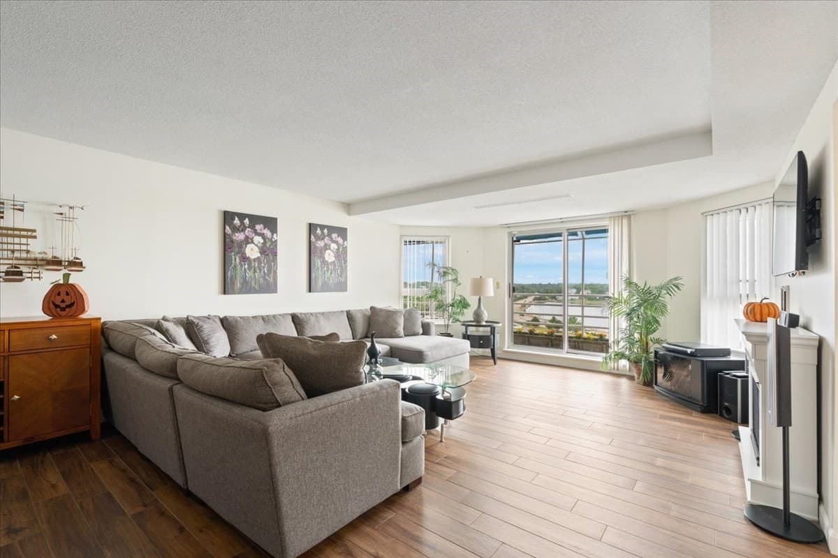 Condominium at 9 Park Ave. # 707, Hull MA 02045, Hull, photo 5 of 36