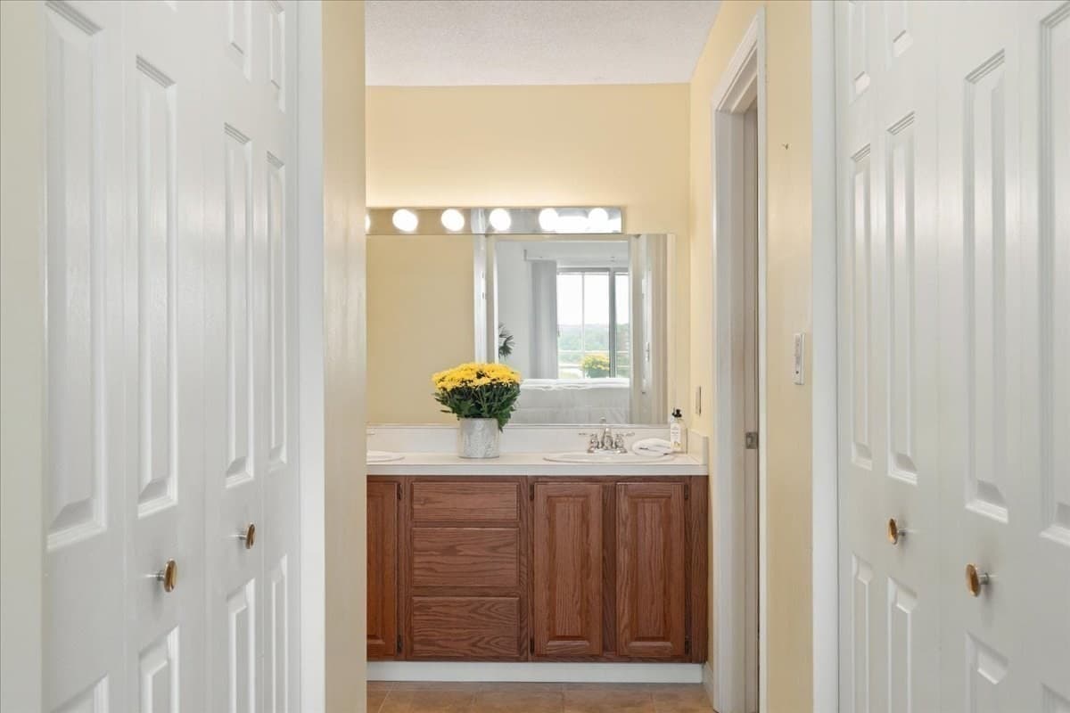 Condominium at 9 Park Ave. # 707, Hull MA 02045, Hull, photo 19 of 36