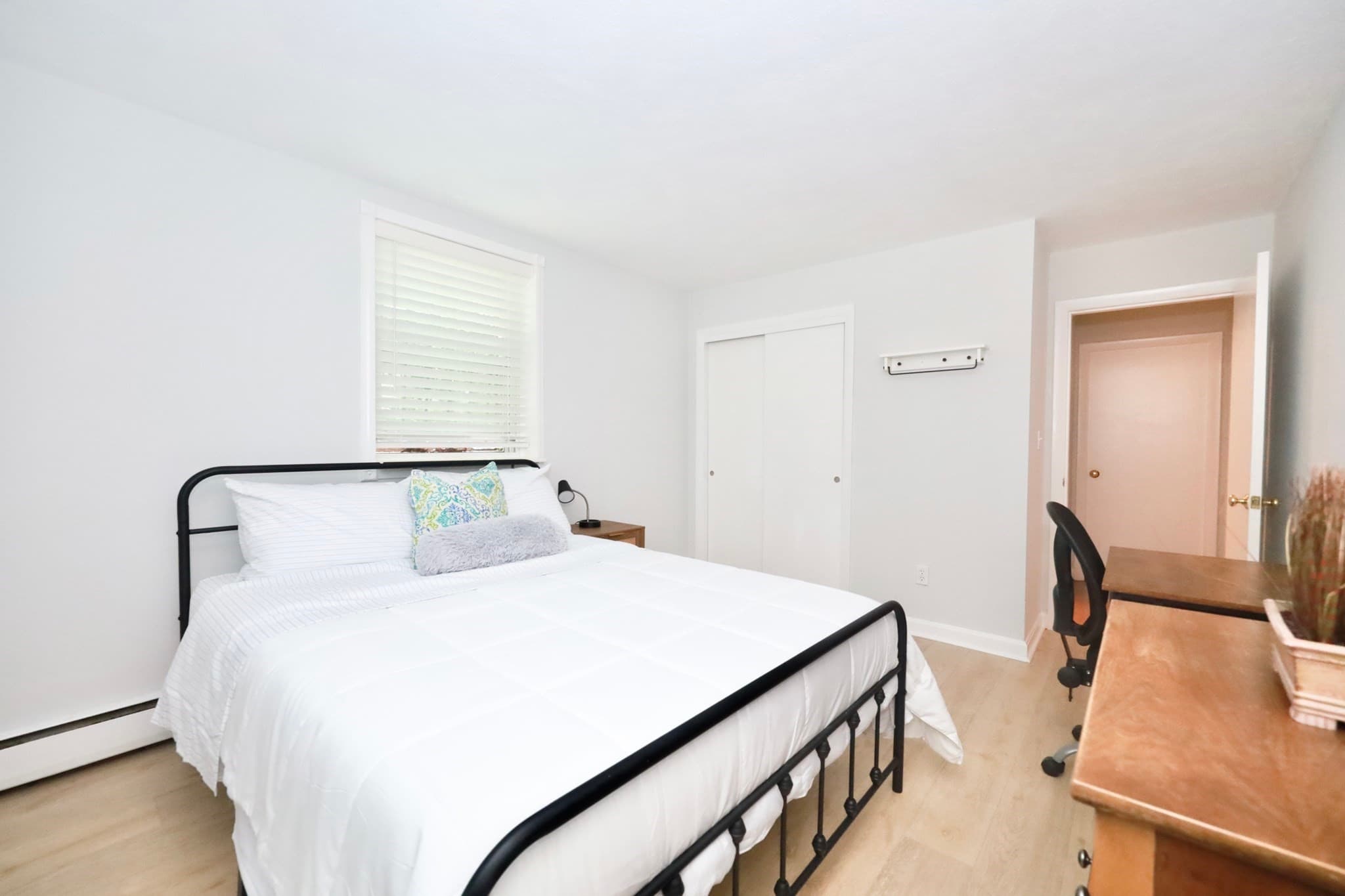 Condominium at 11 Cogswell Ave # 6, Cambridge MA 02140, Cambridge, photo 6 of 13