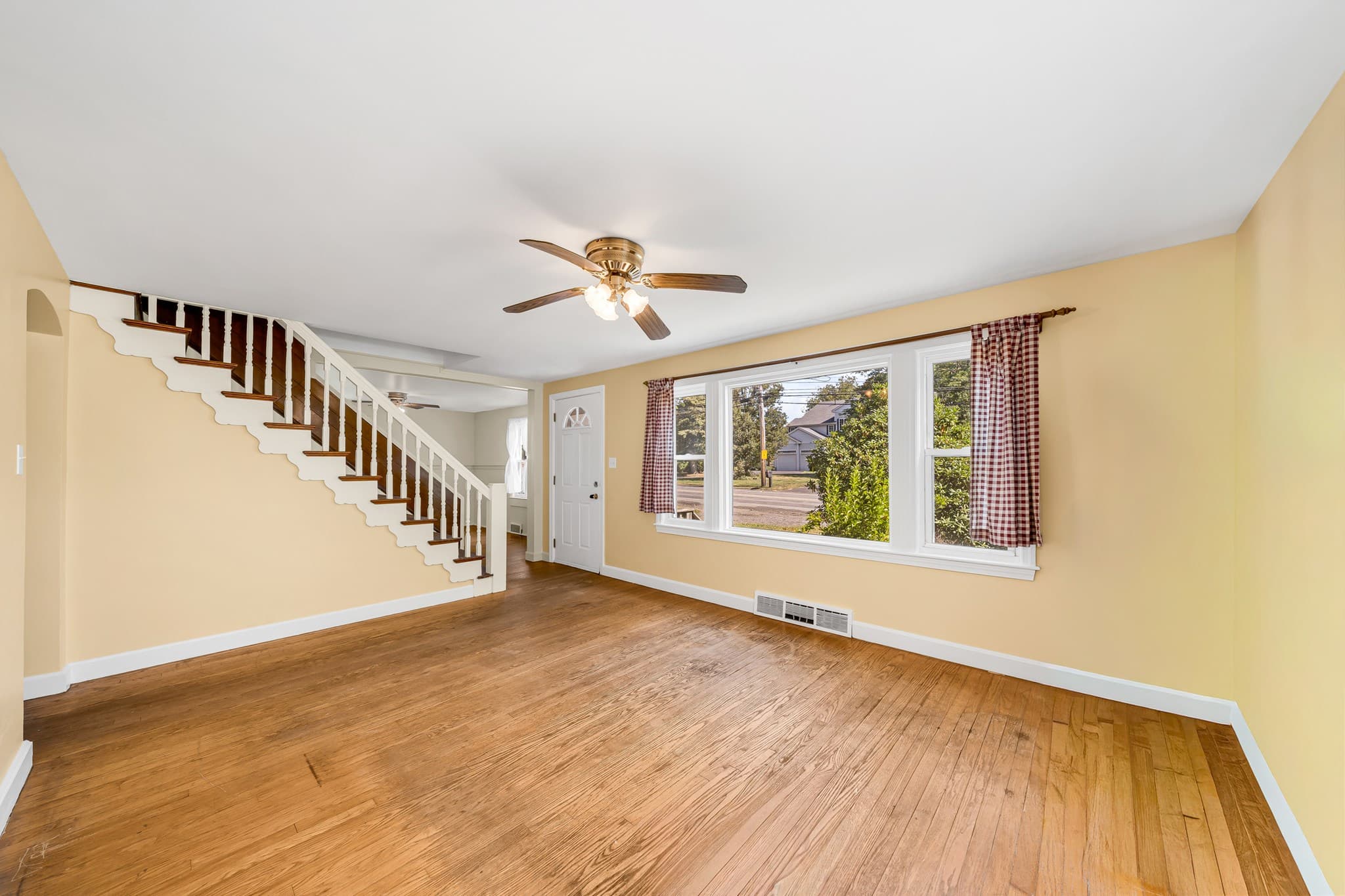 Single Family Residence at 394 Sutton St, North Andover MA 01845, North Andover, photo 3 of 27
