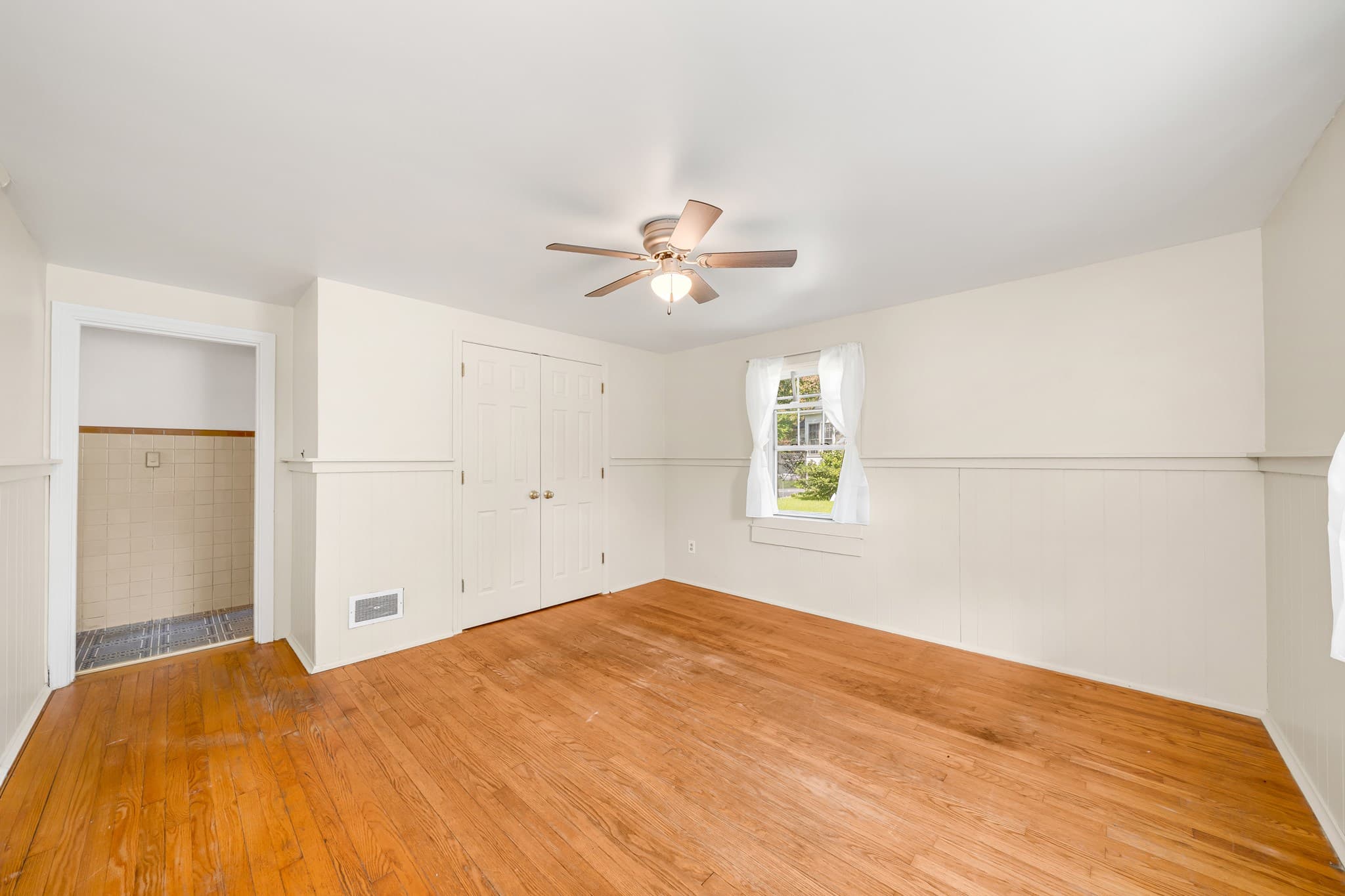 Single Family Residence at 394 Sutton St, North Andover MA 01845, North Andover, photo 5 of 27