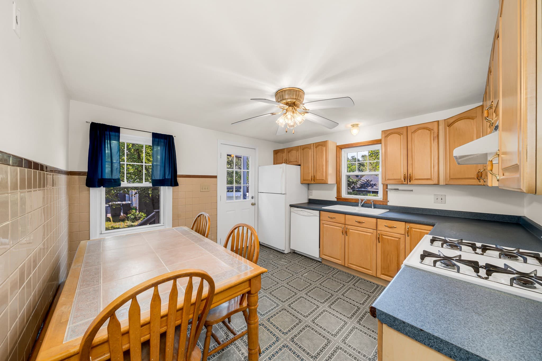 Single Family Residence at 394 Sutton St, North Andover MA 01845, North Andover, photo 10 of 27