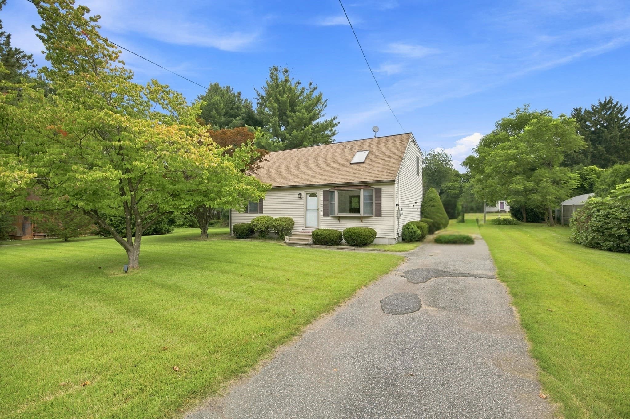 10 Mountianview Street, Wilbraham MA 01095