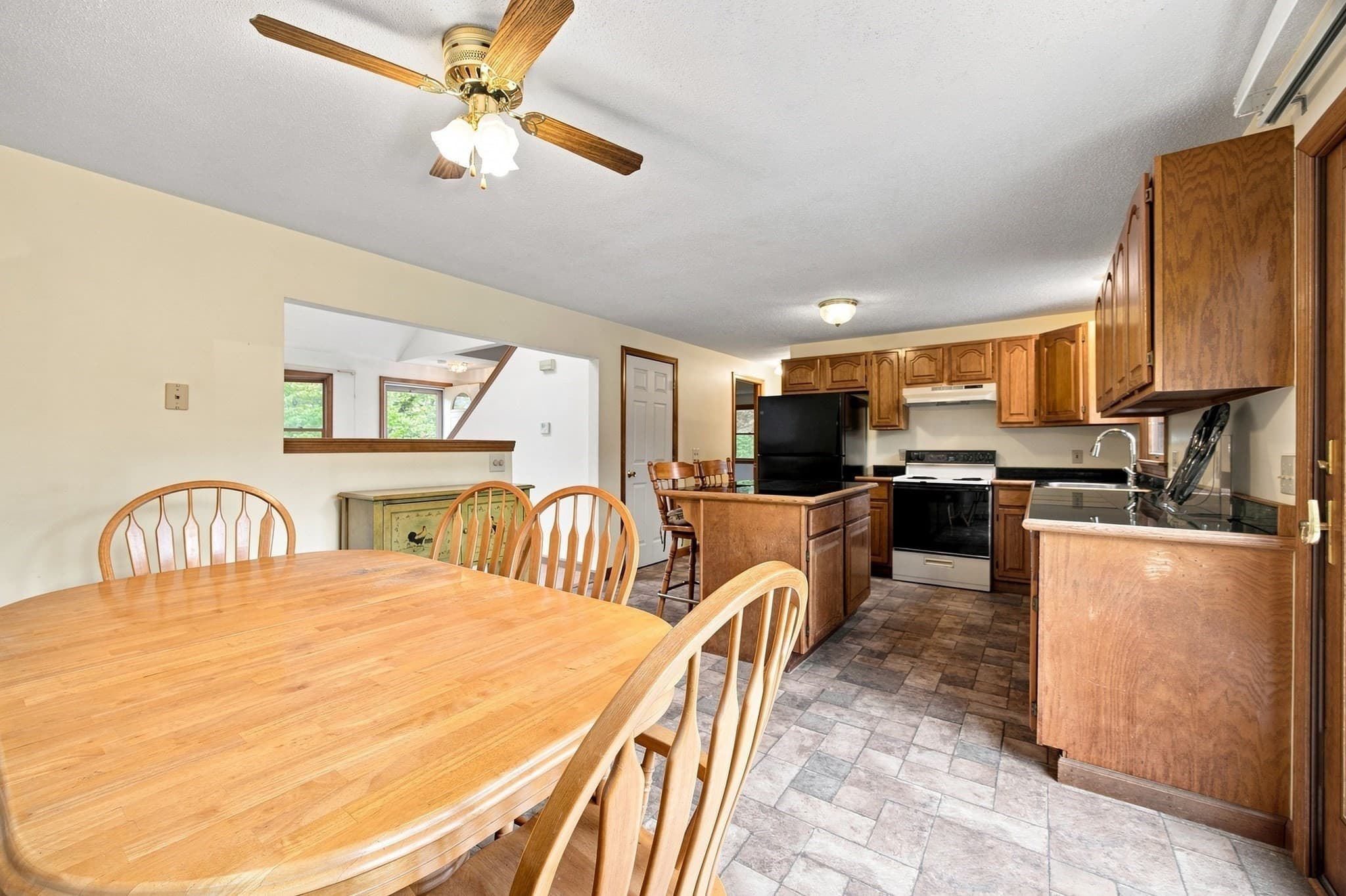 Single Family Residence at 10 Mountianview Street, Wilbraham MA 01095, Wilbraham, photo 10 of 42