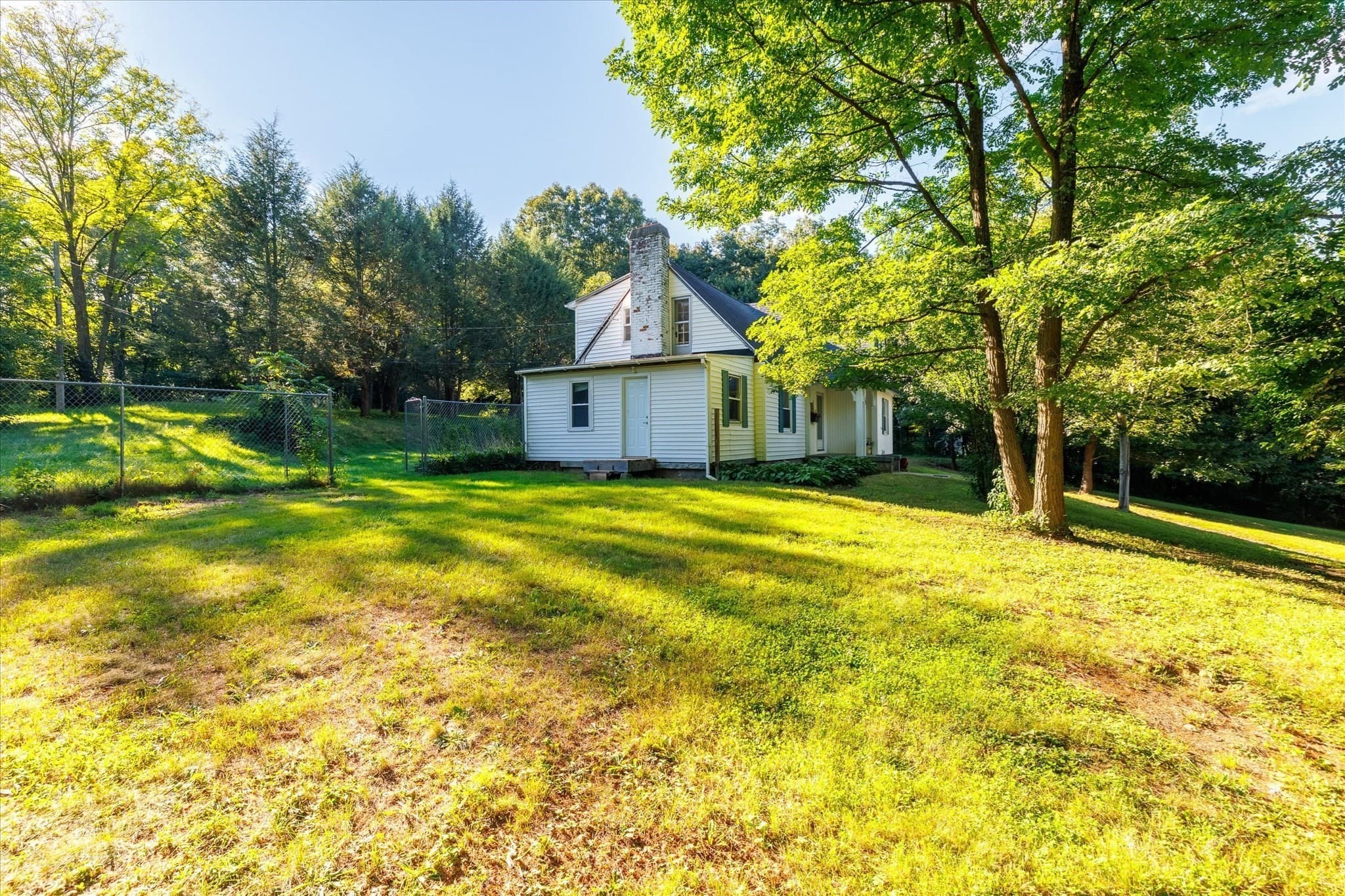 Single Family Residence at 39 Southbridge Rd, Dudley MA 01571, Dudley, photo 5 of 42