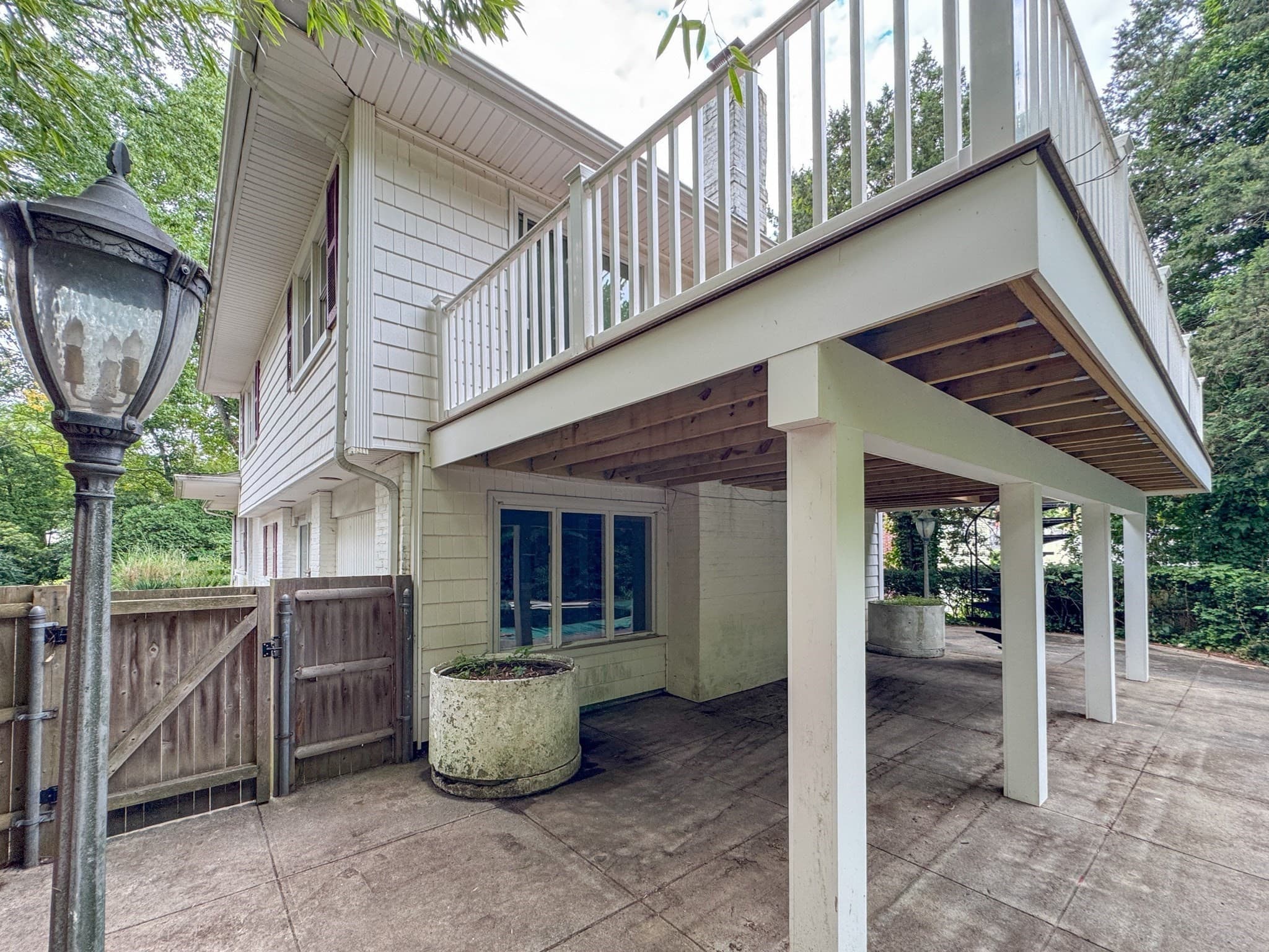 Single Family Residence at 28 Hill Top Dr, Warwick RI 02818, Warwick, photo 2 of 34