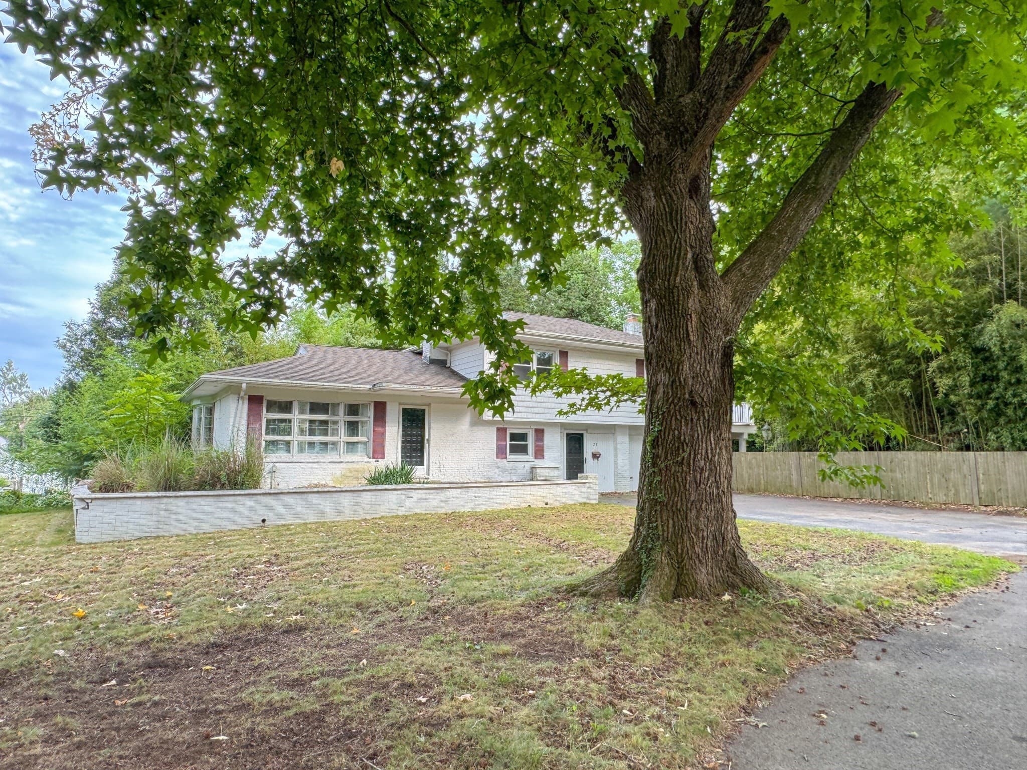 Single Family Residence at 28 Hill Top Dr, Warwick RI 02818, Warwick, photo 6 of 34