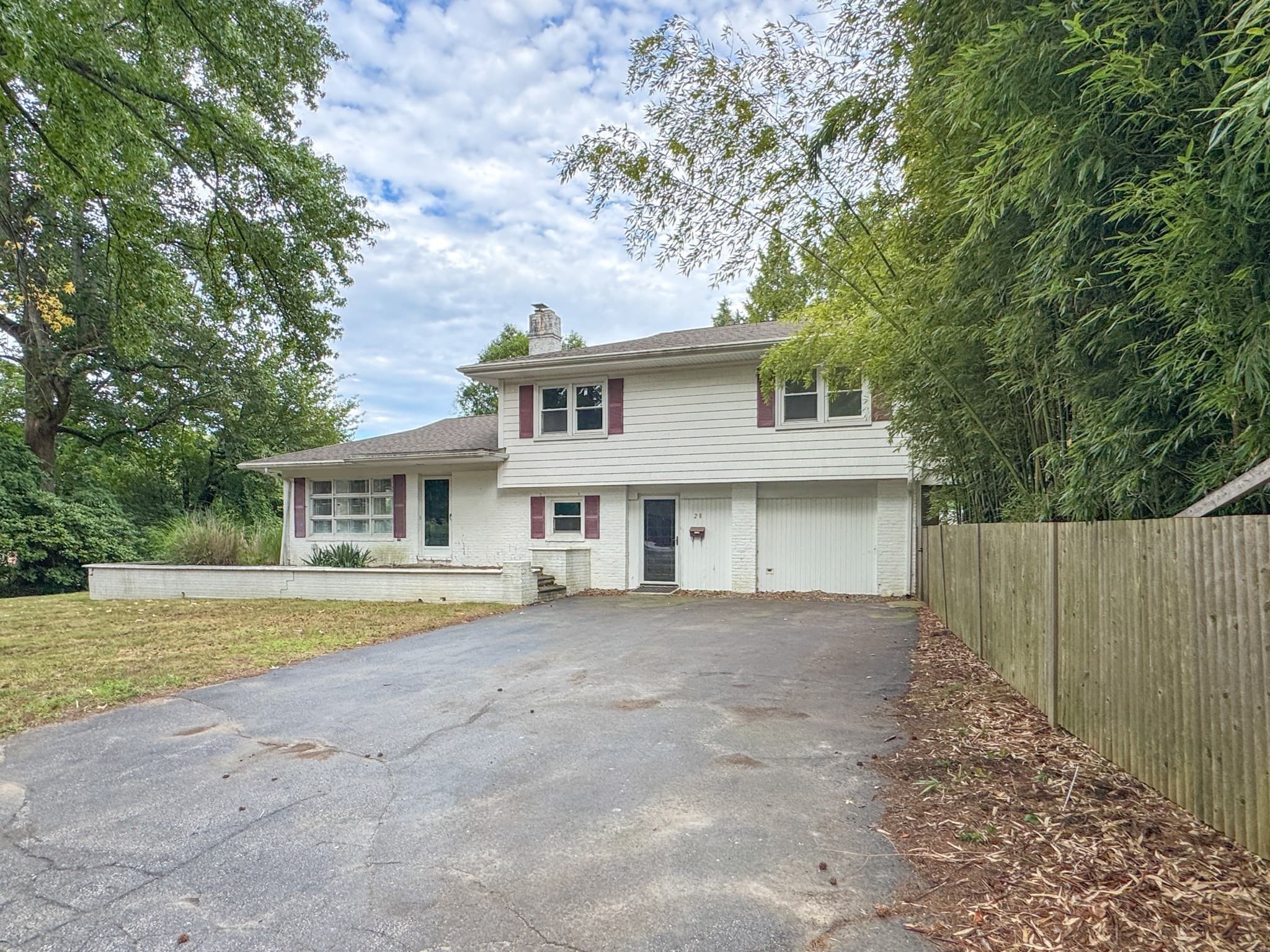 Single Family Residence at 28 Hill Top Dr, Warwick RI 02818, Warwick, photo 7 of 34