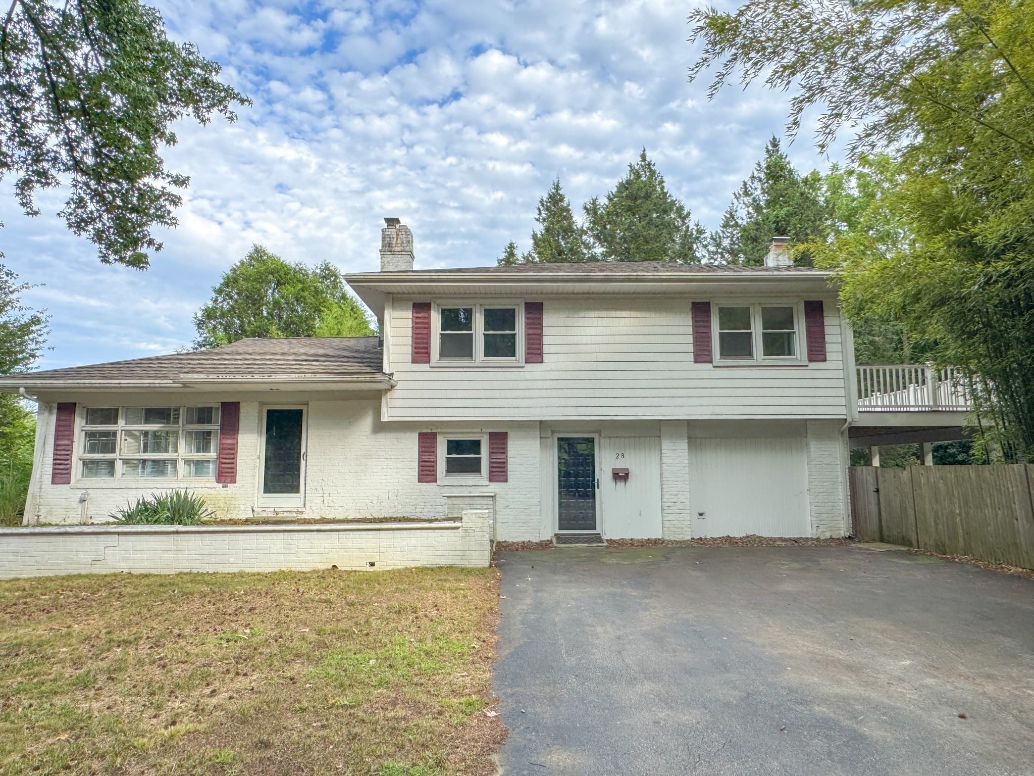 28 Hill Top Dr, Warwick RI 02818