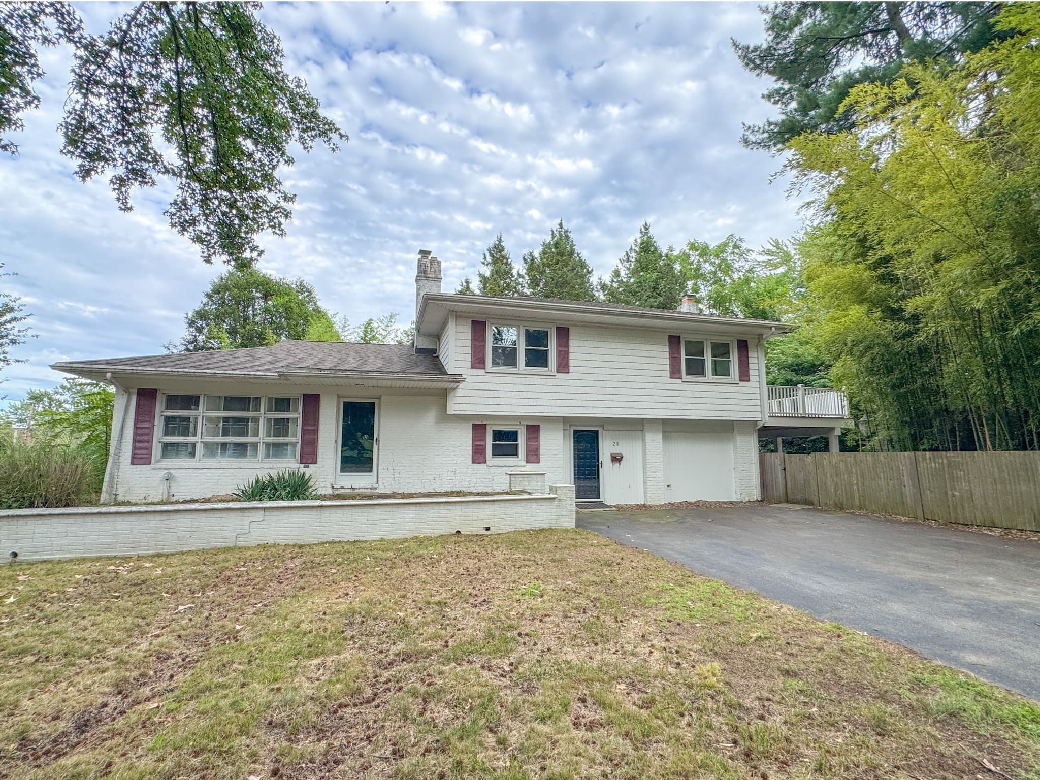 Single Family Residence at 28 Hill Top Dr, Warwick RI 02818, Warwick, photo 9 of 34